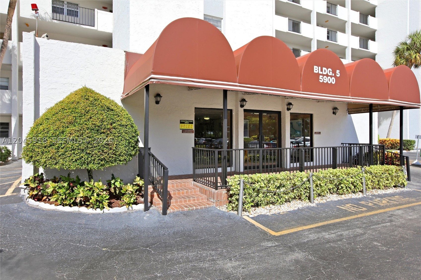 main property photo 17