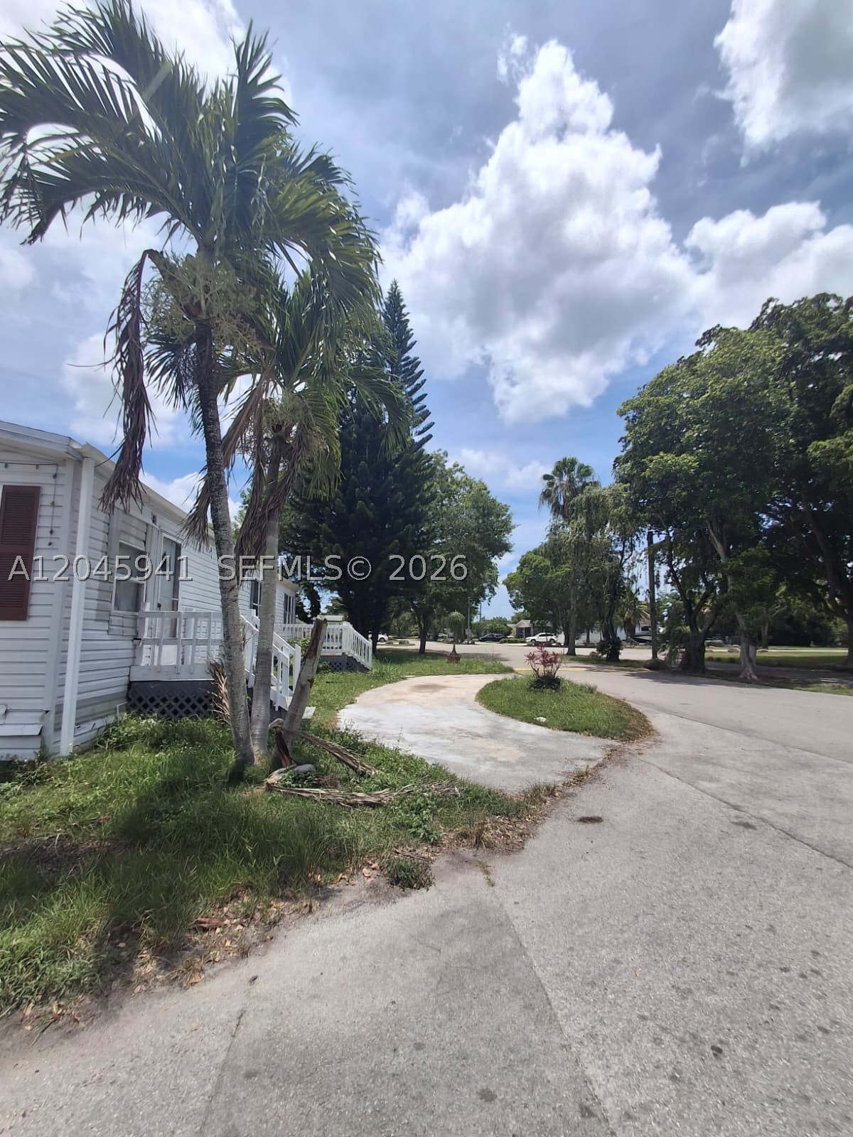 main property photo 32