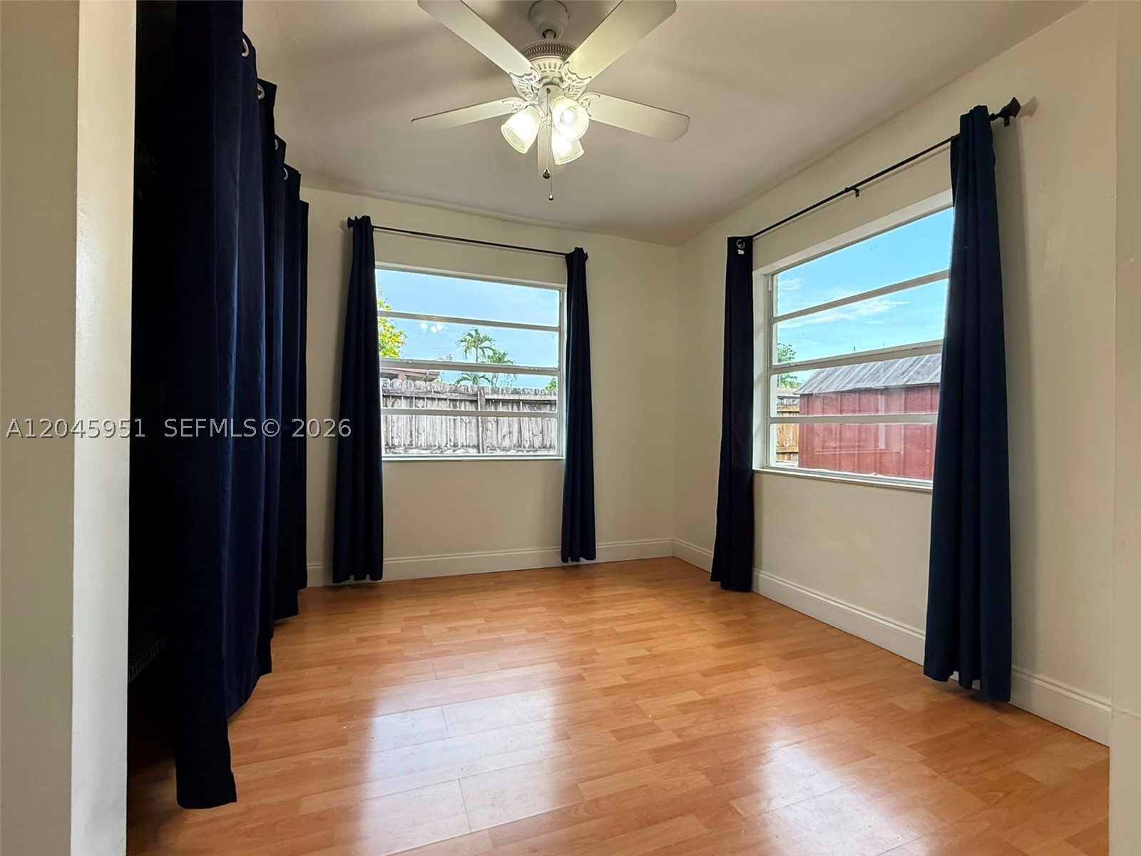 property viewer photo 2