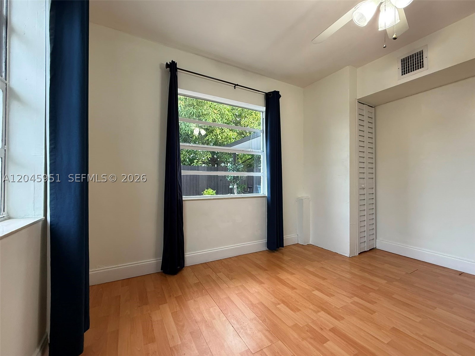 property viewer photo 4