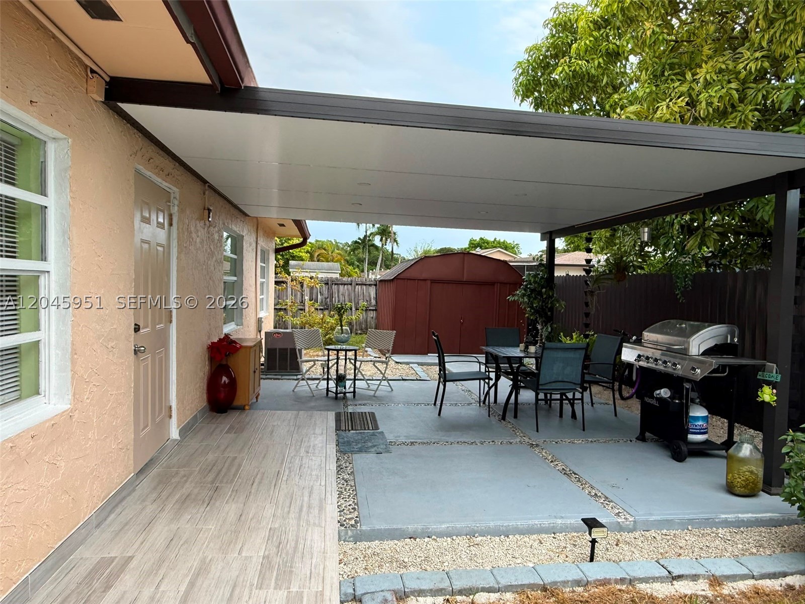 property viewer photo 6