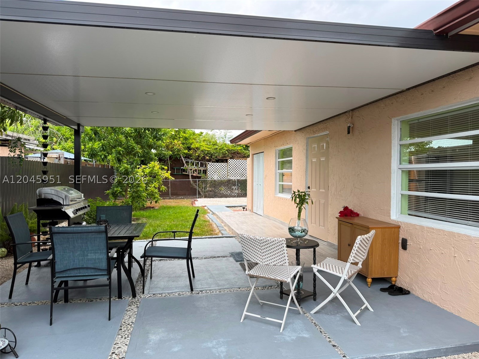 property viewer photo 7