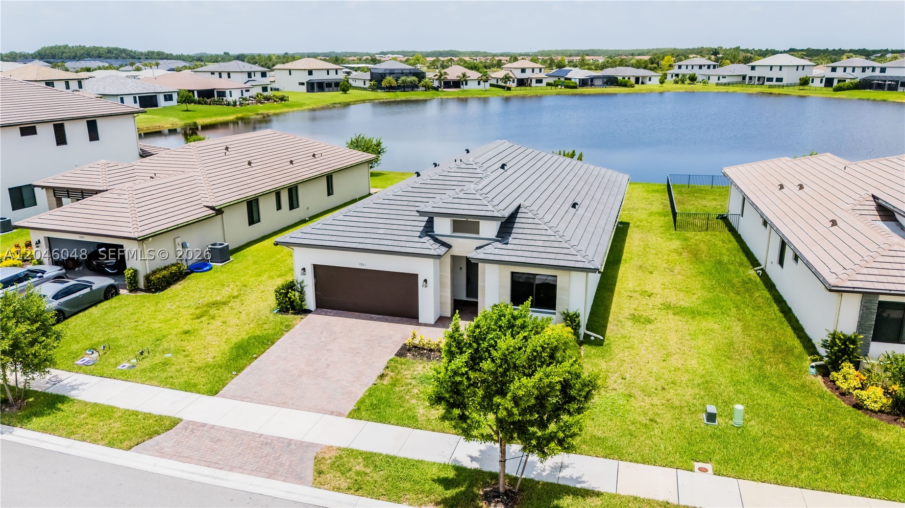 main property photo 23