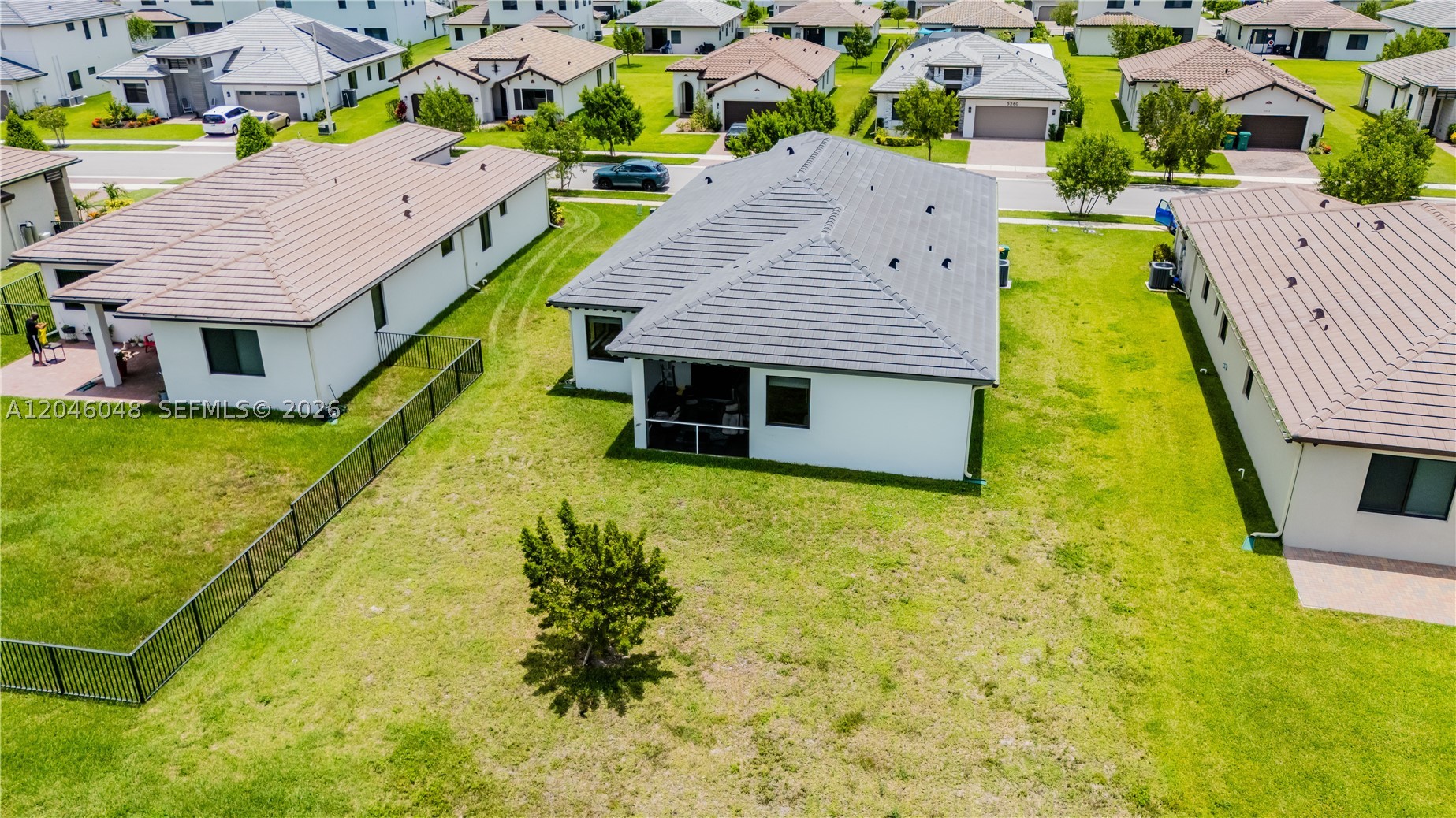 main property photo 25
