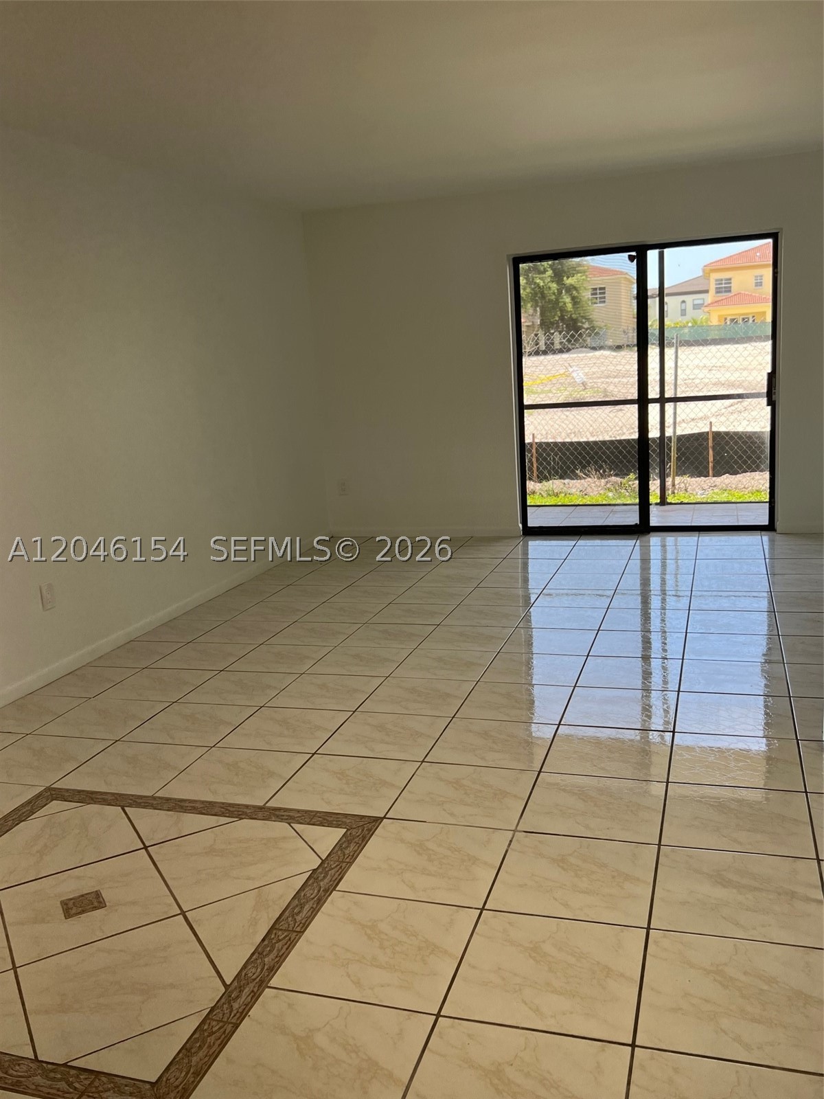 property viewer photo 2