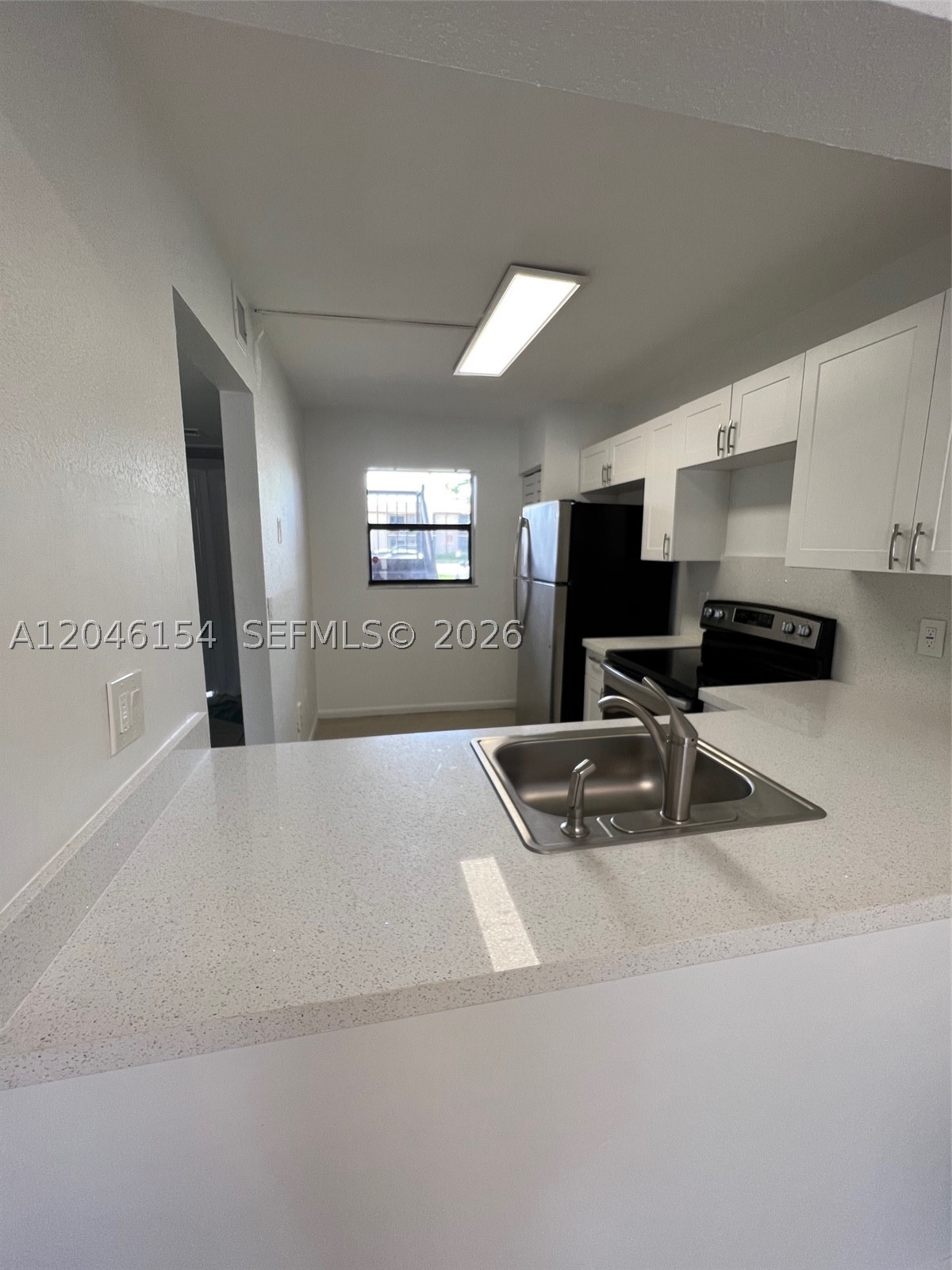 property viewer photo 3