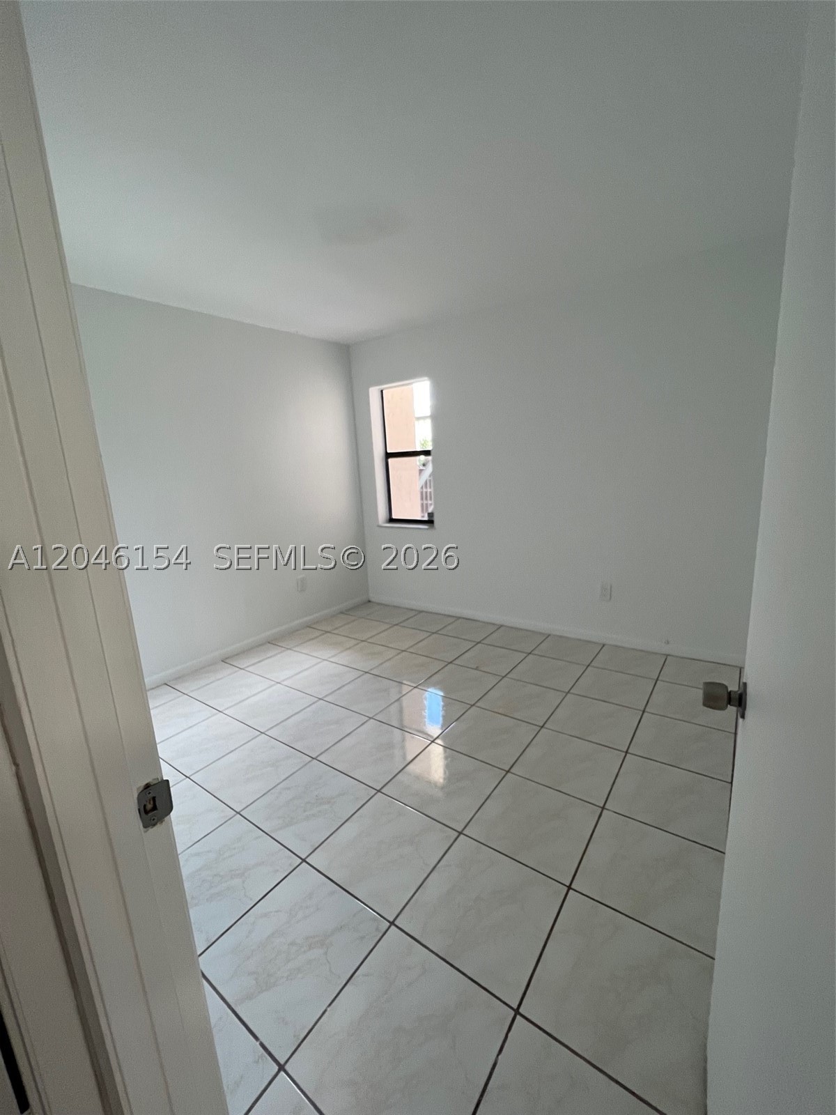 property viewer photo 4