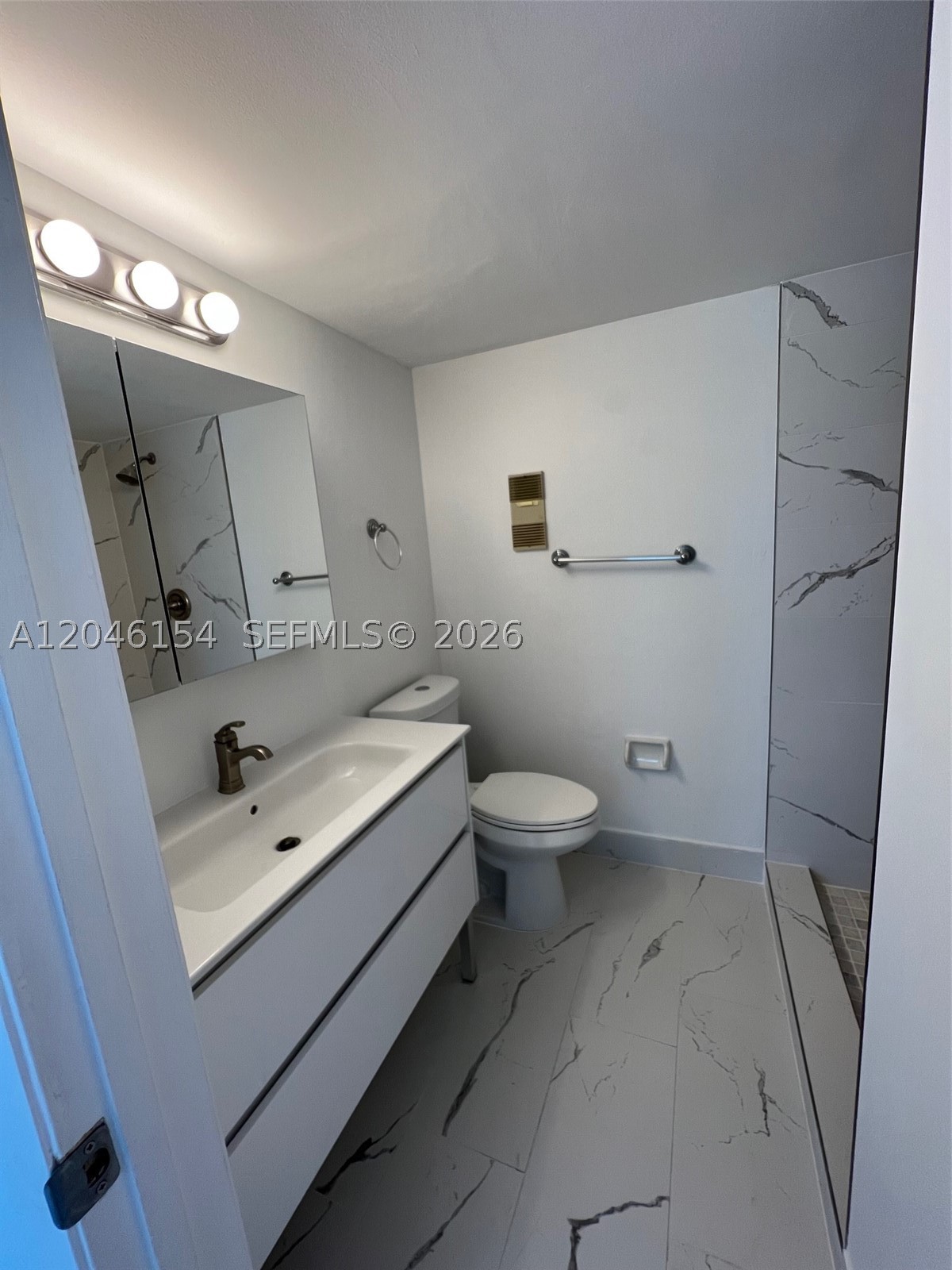 property viewer photo 6