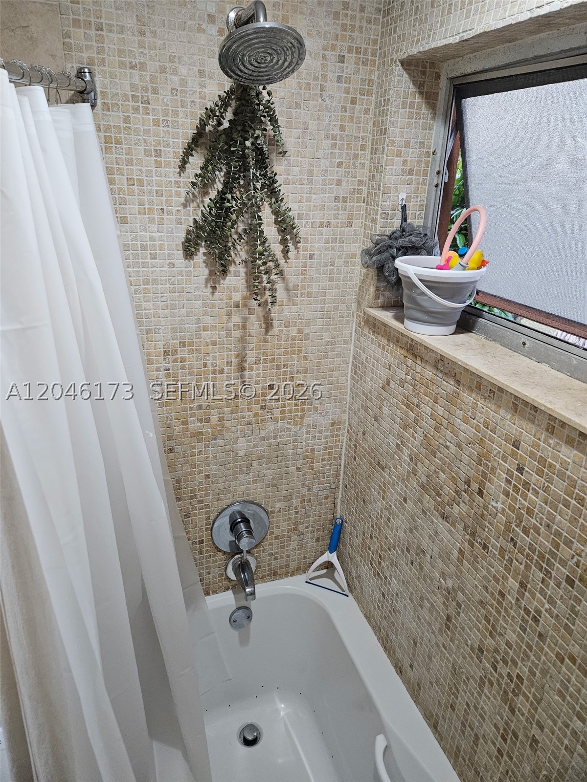 property viewer photo 3