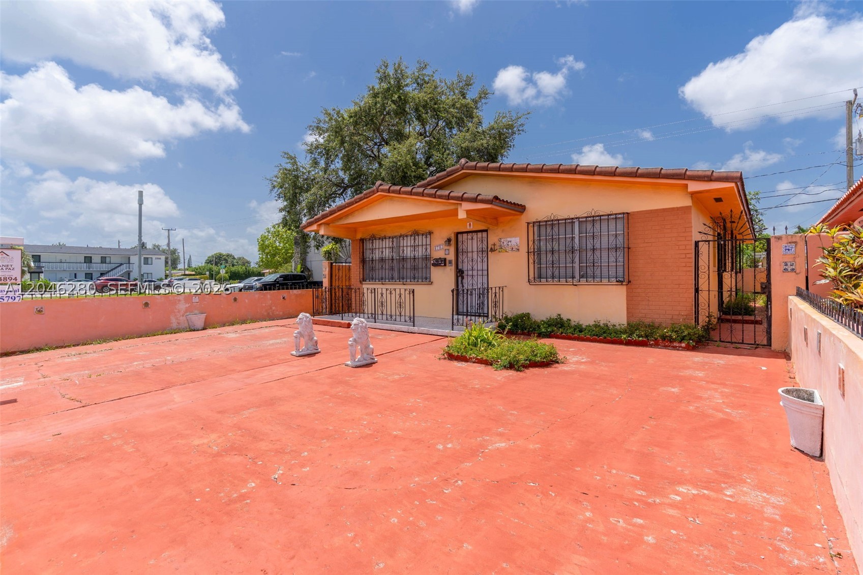 main property photo 2