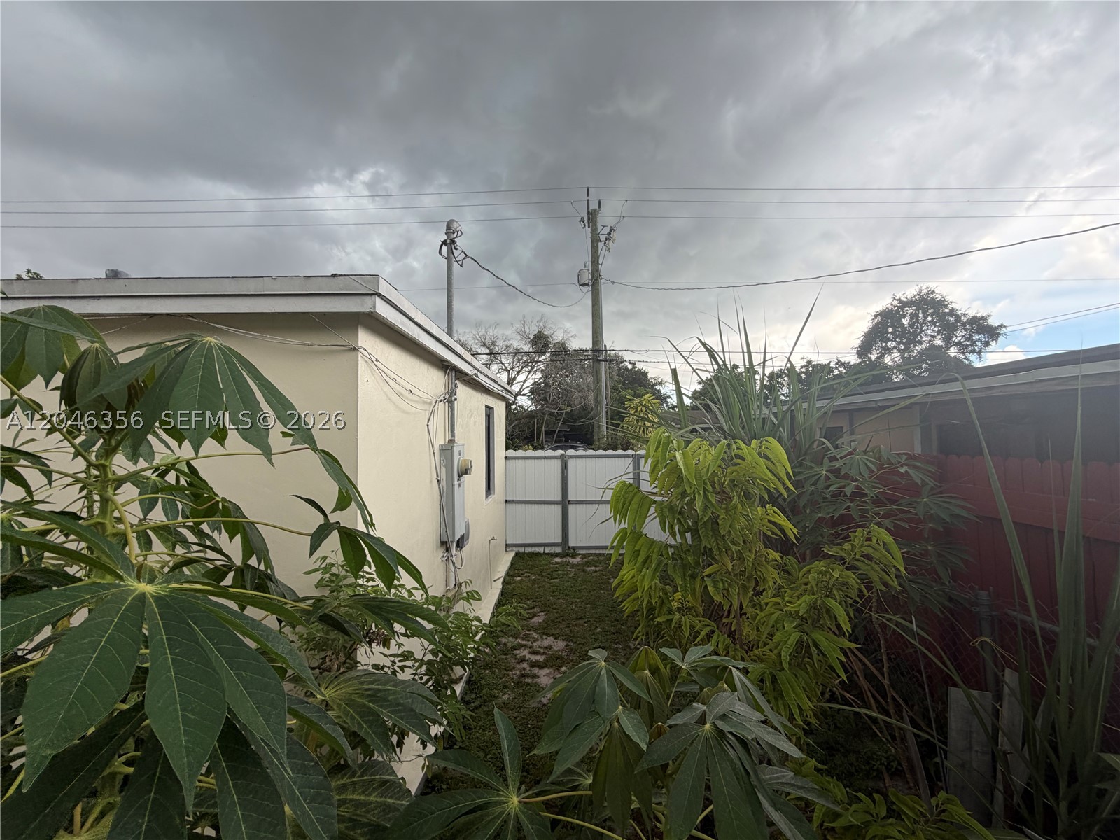 main property photo 23