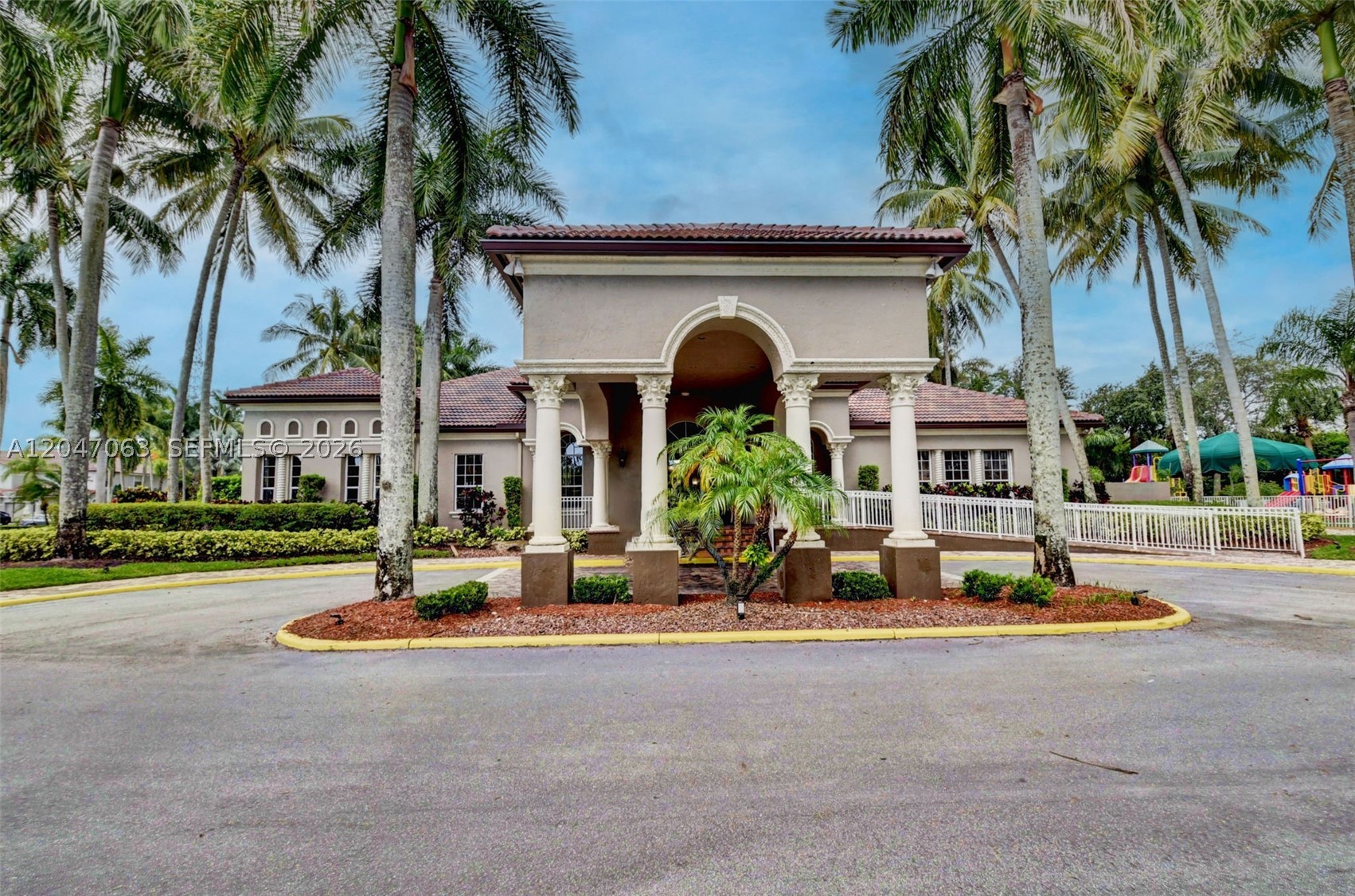 main property photo 39