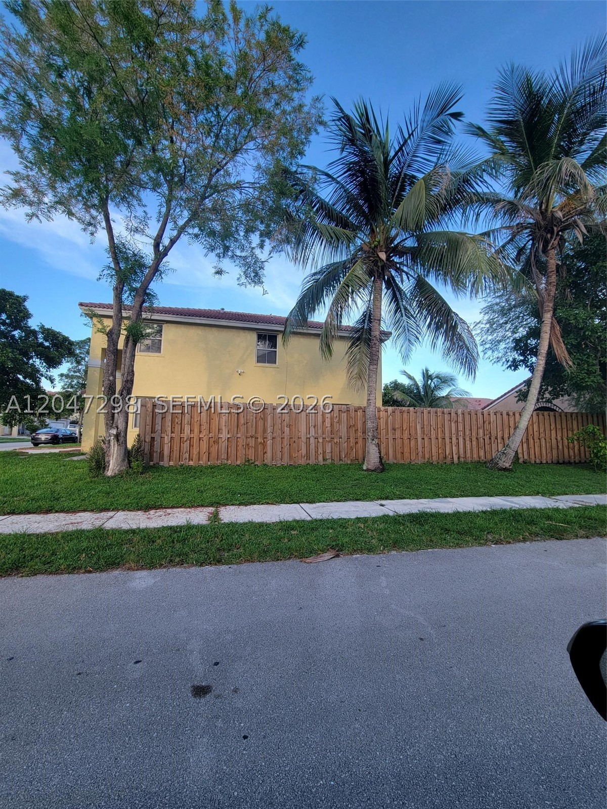 main property photo 24