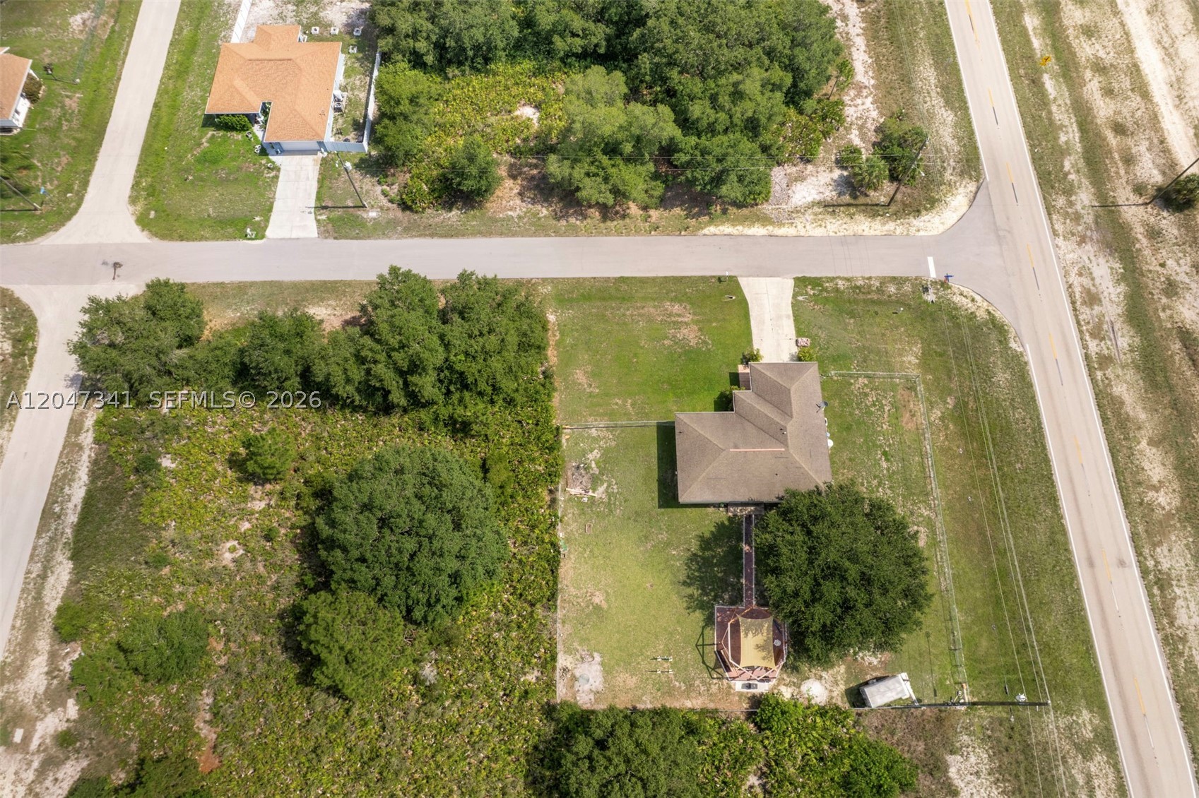 main property photo 41