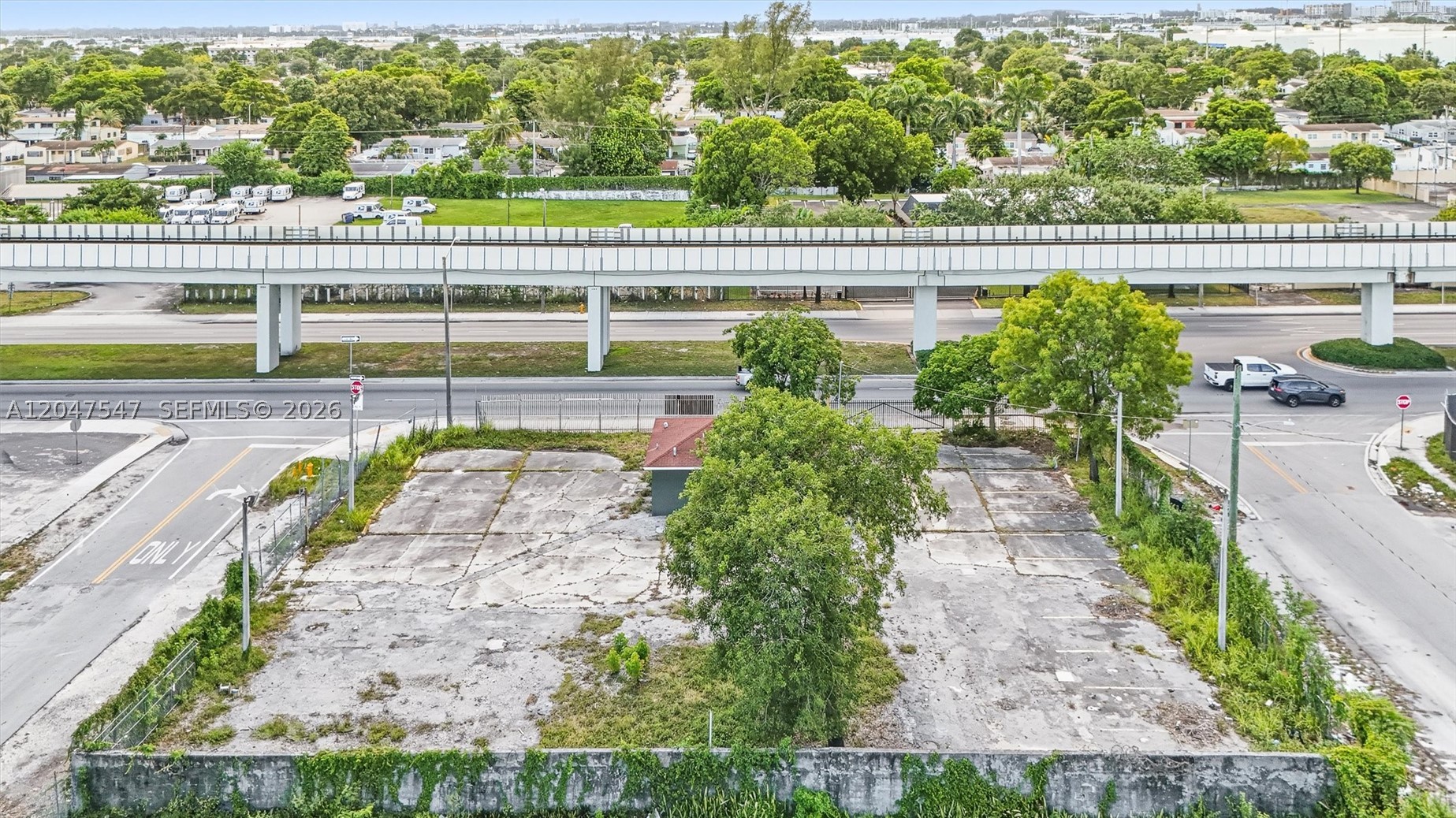 main property photo 12
