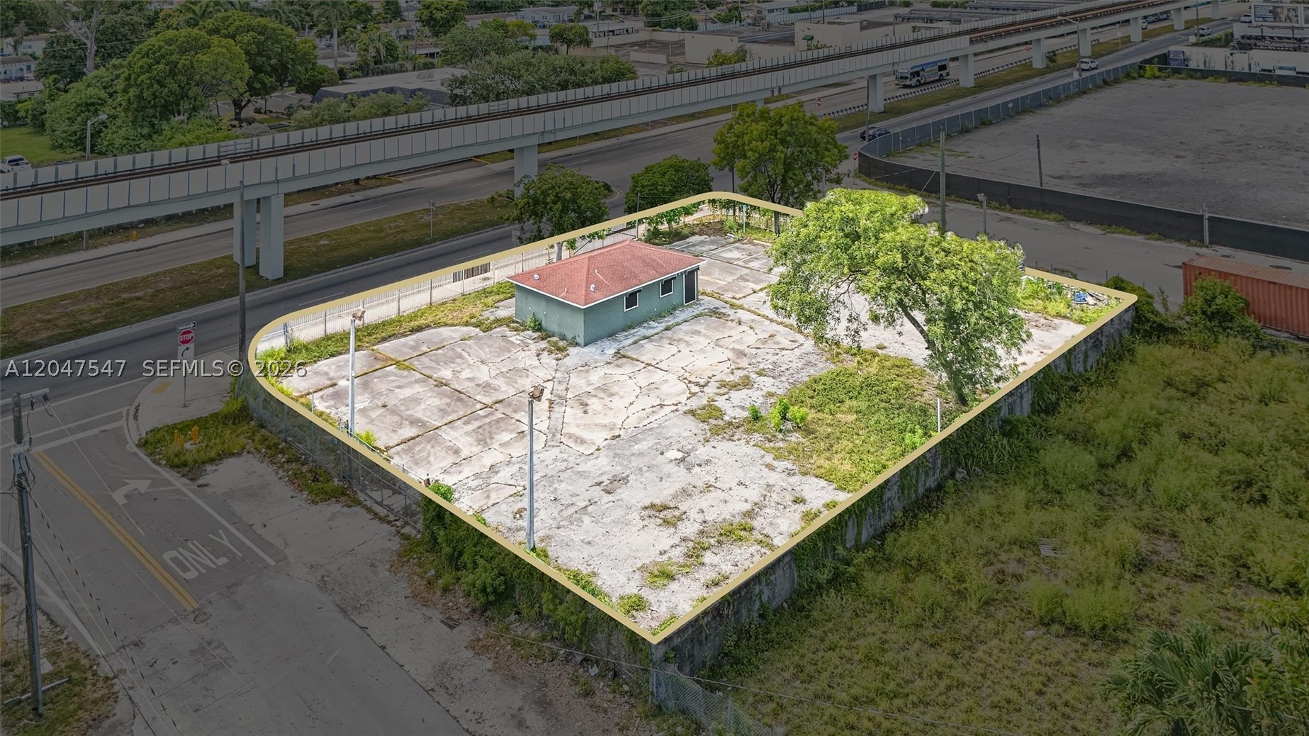 main property photo 17