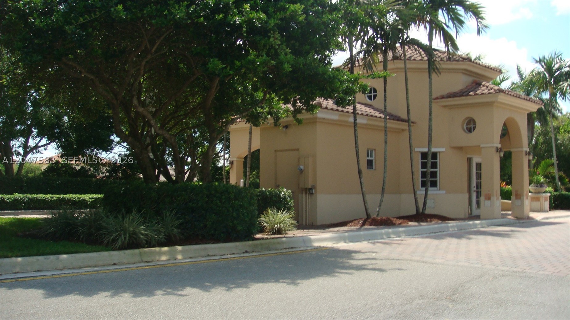 main property photo 22