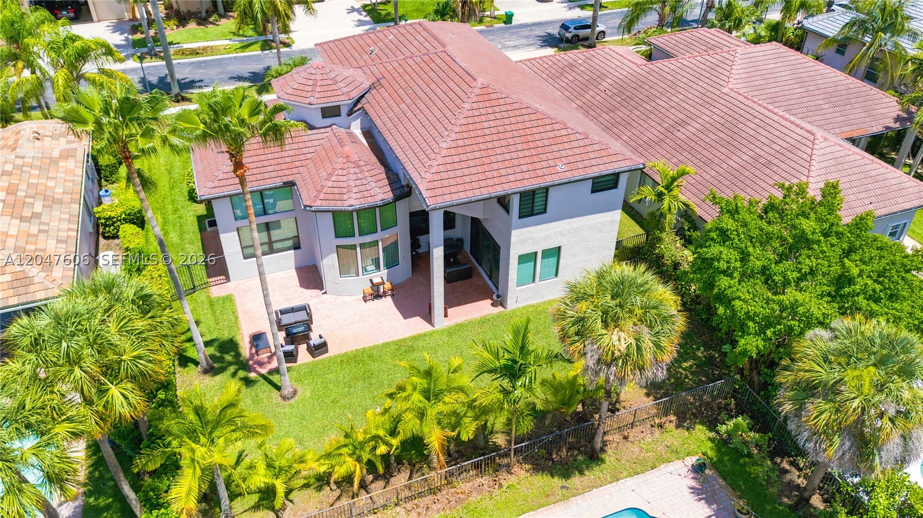 main property photo 19