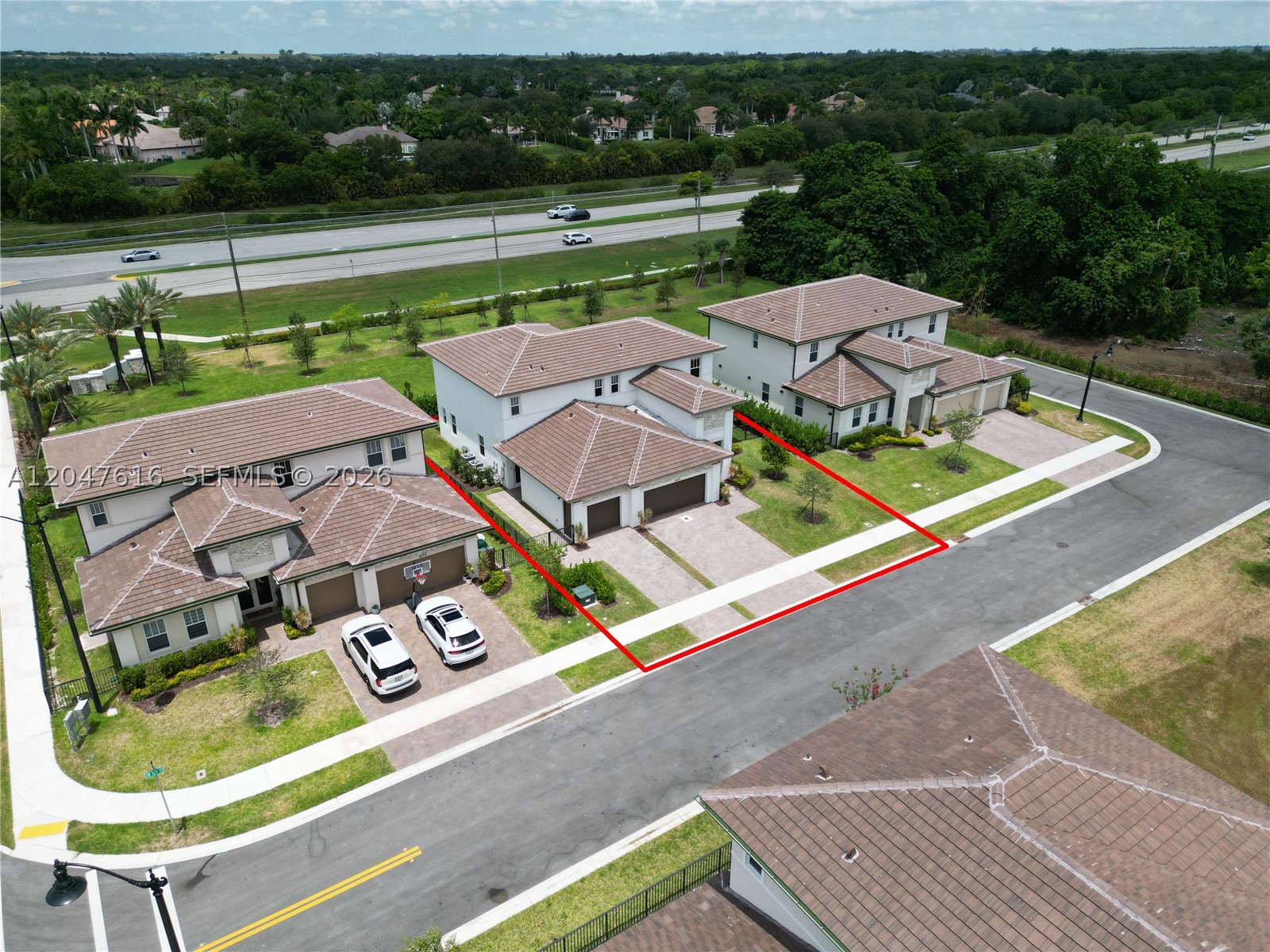 main property photo 33