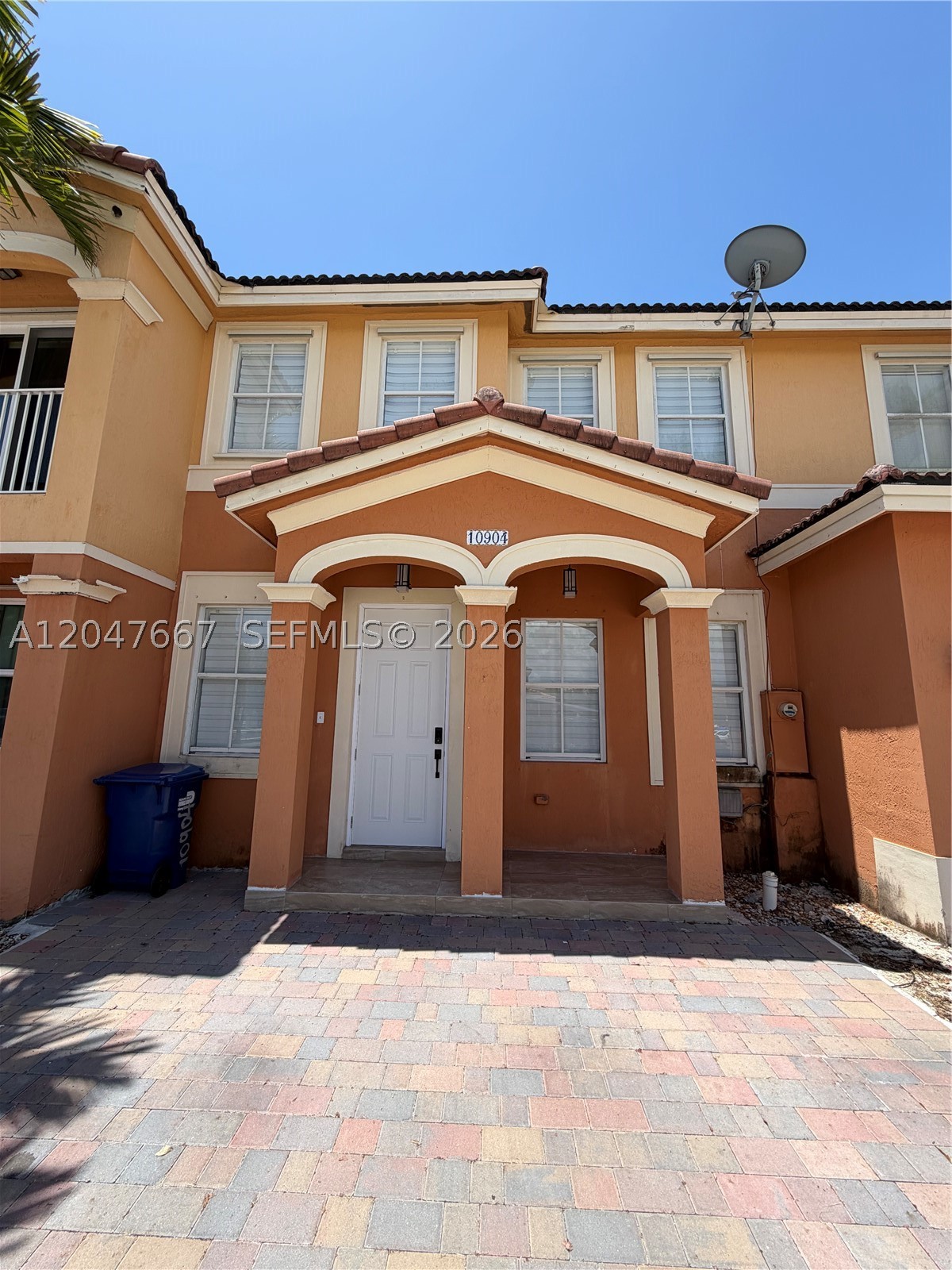 main property photo 0