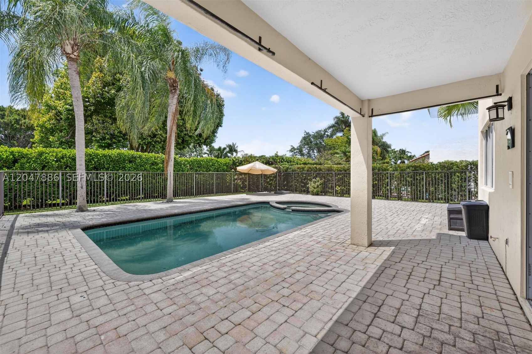 main property photo 14