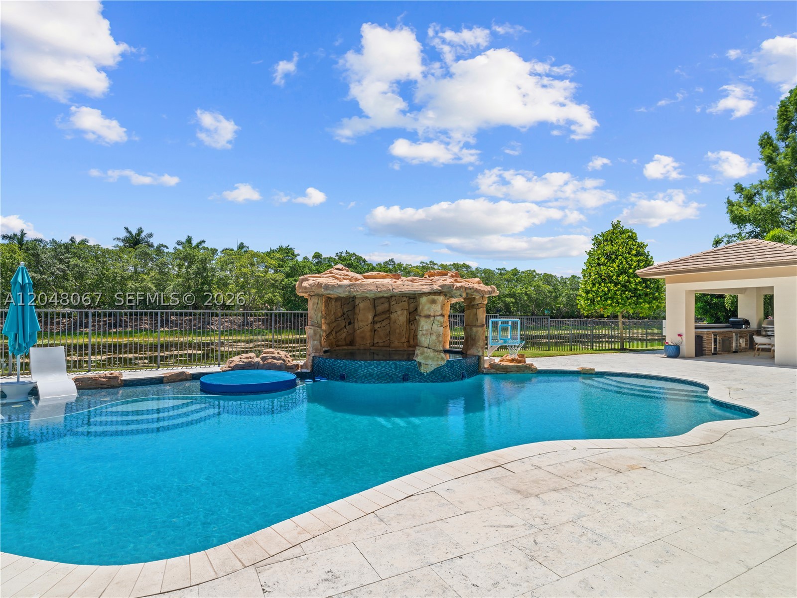 main property photo 75
