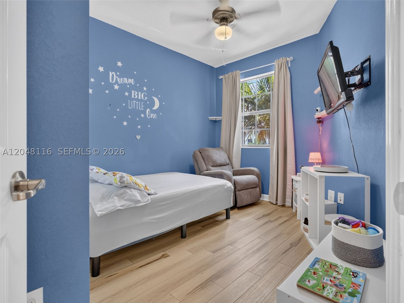 main property photo 32