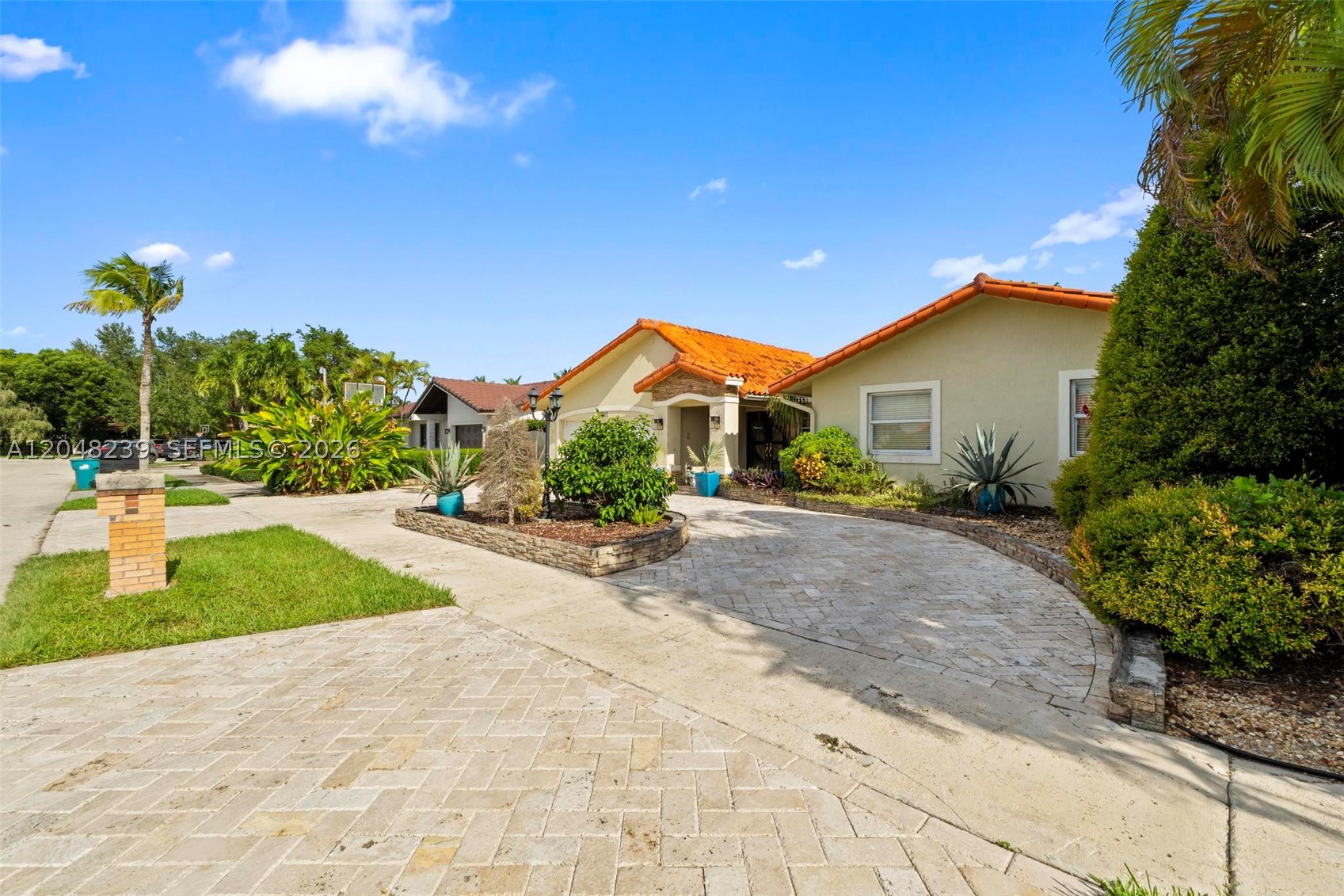 property viewer photo 2