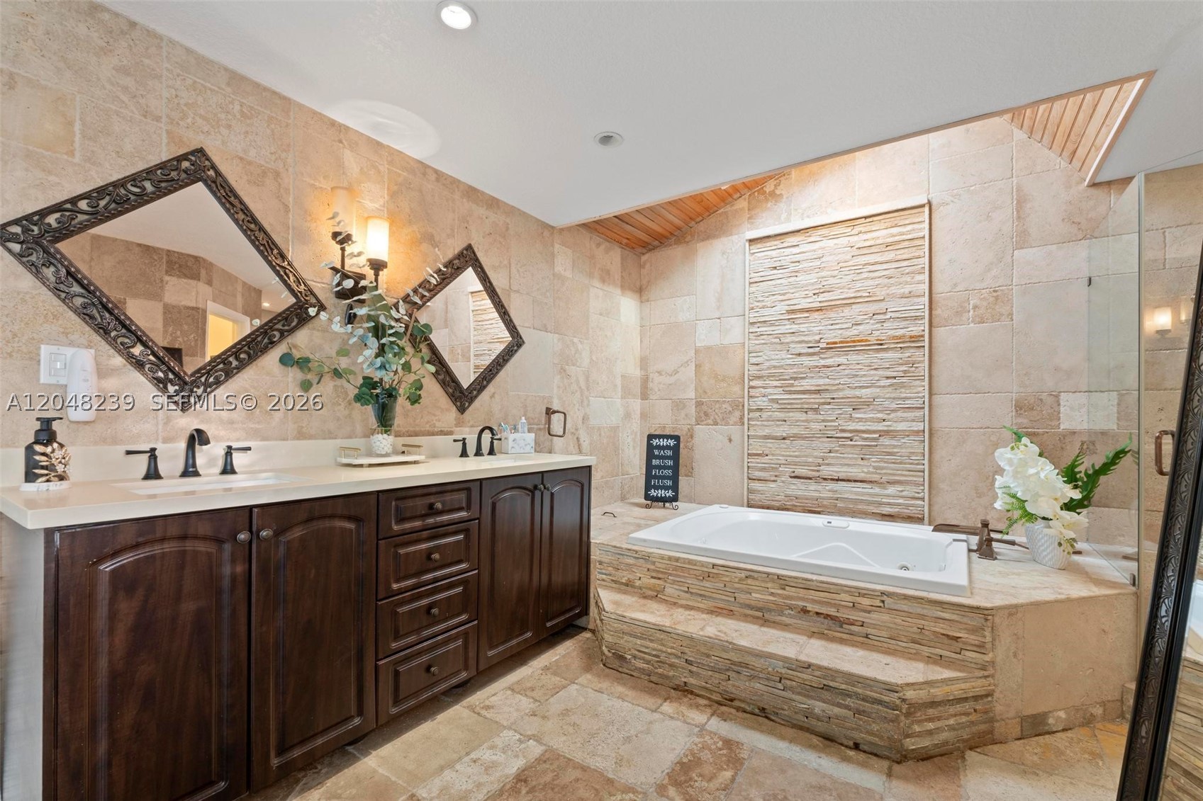 property viewer photo 23