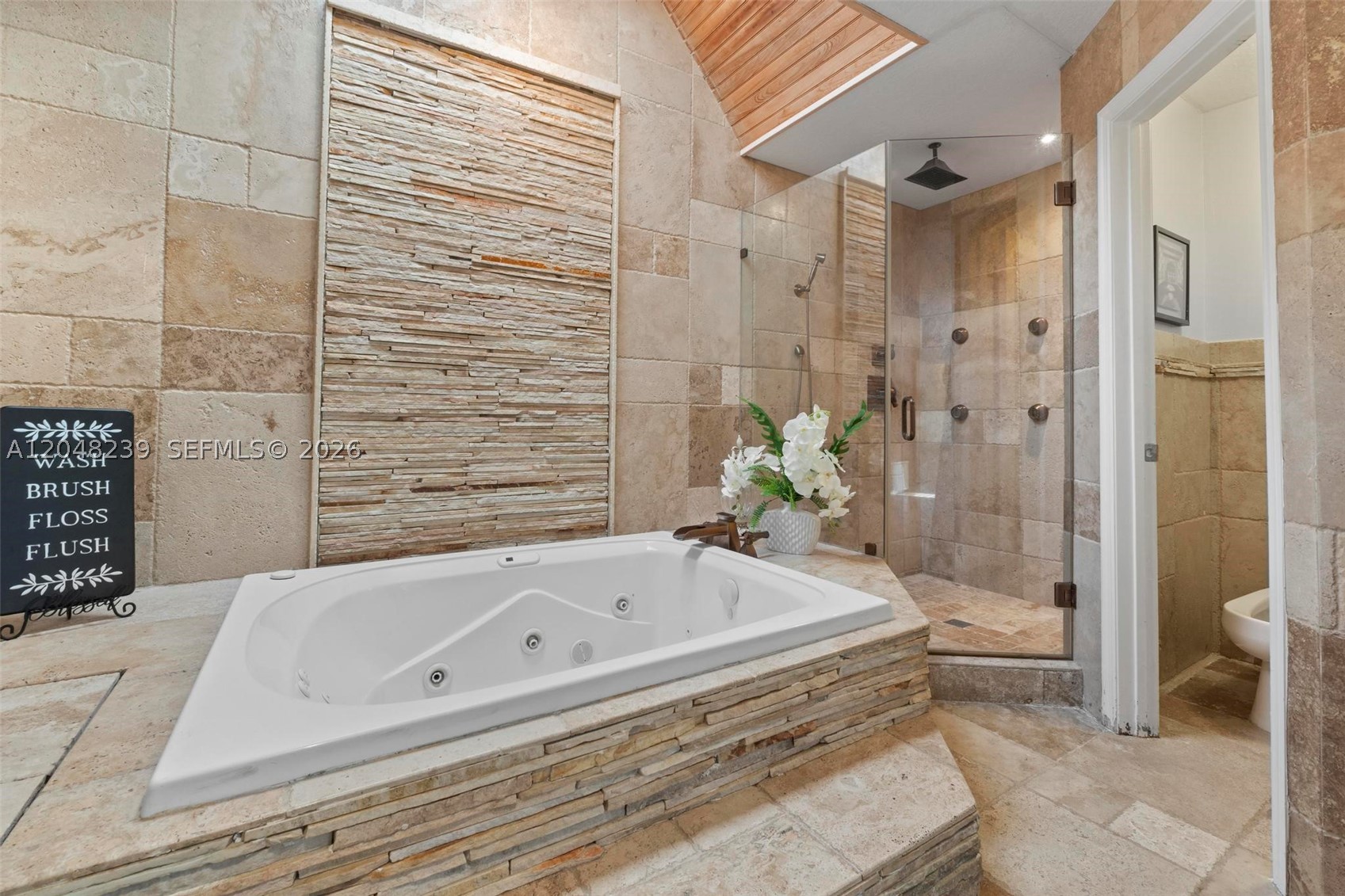 property viewer photo 25