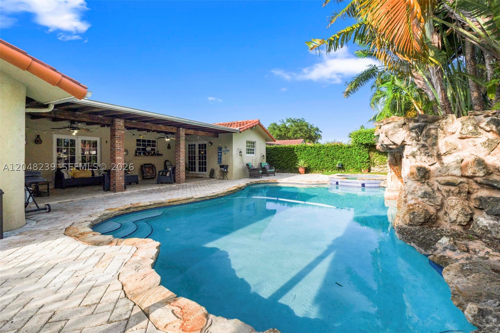 property viewer photo 41