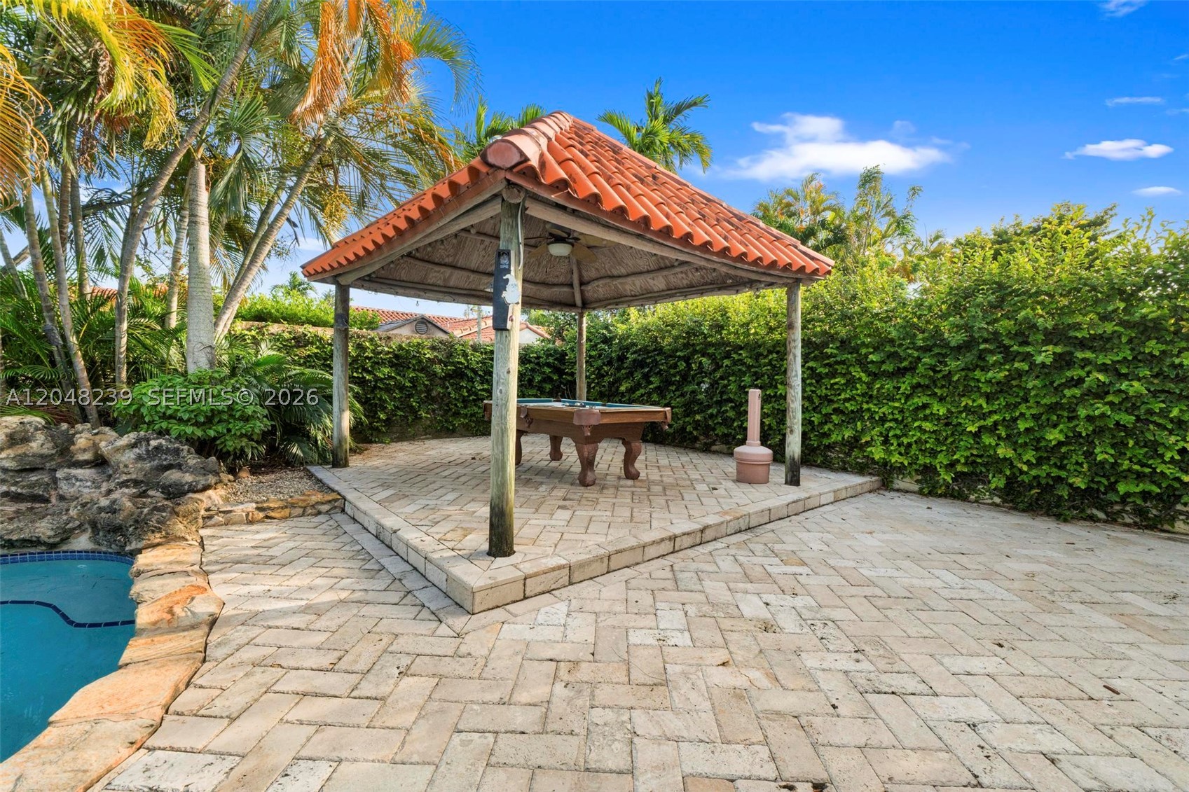 property viewer photo 42