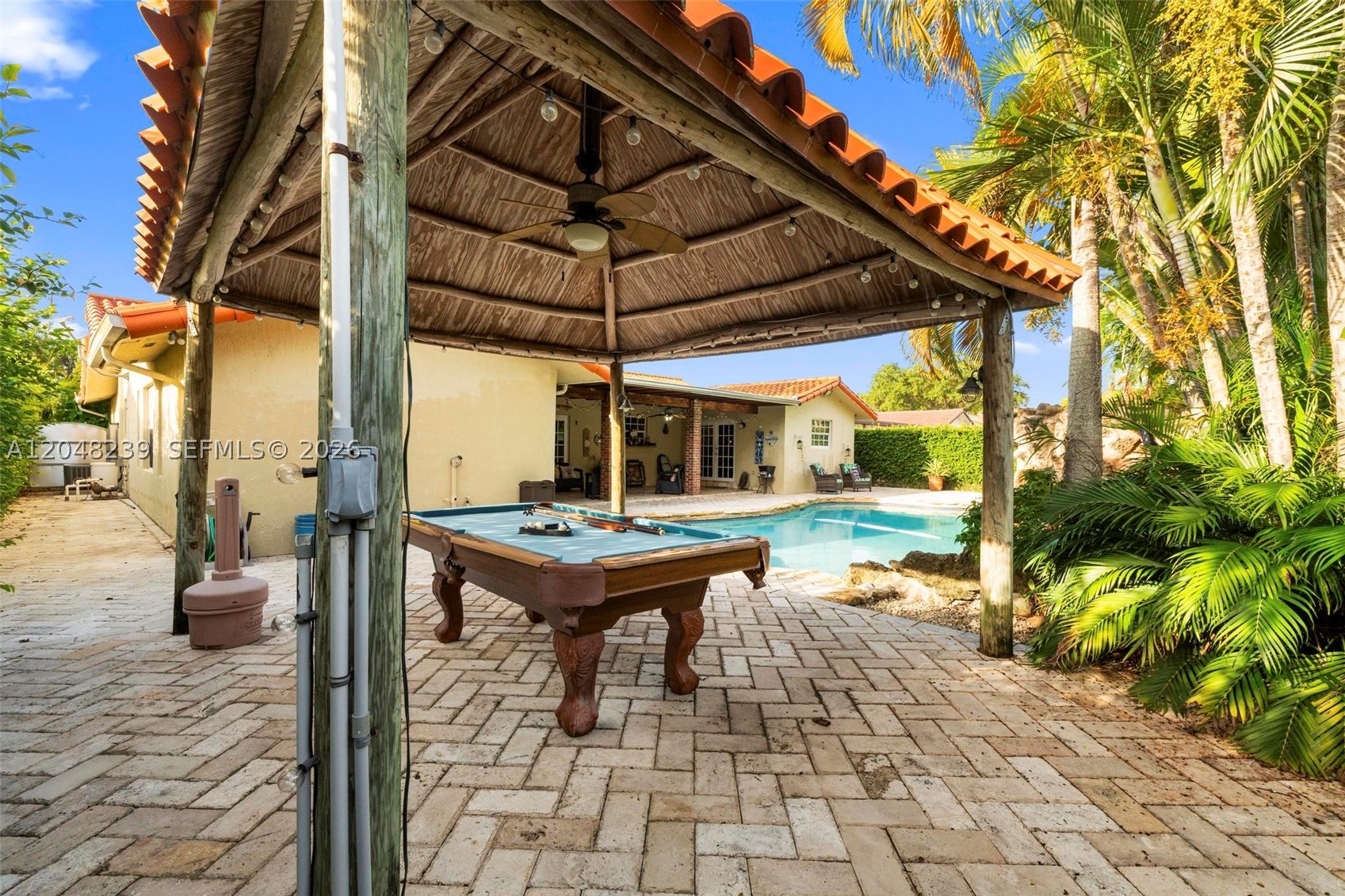 property viewer photo 43