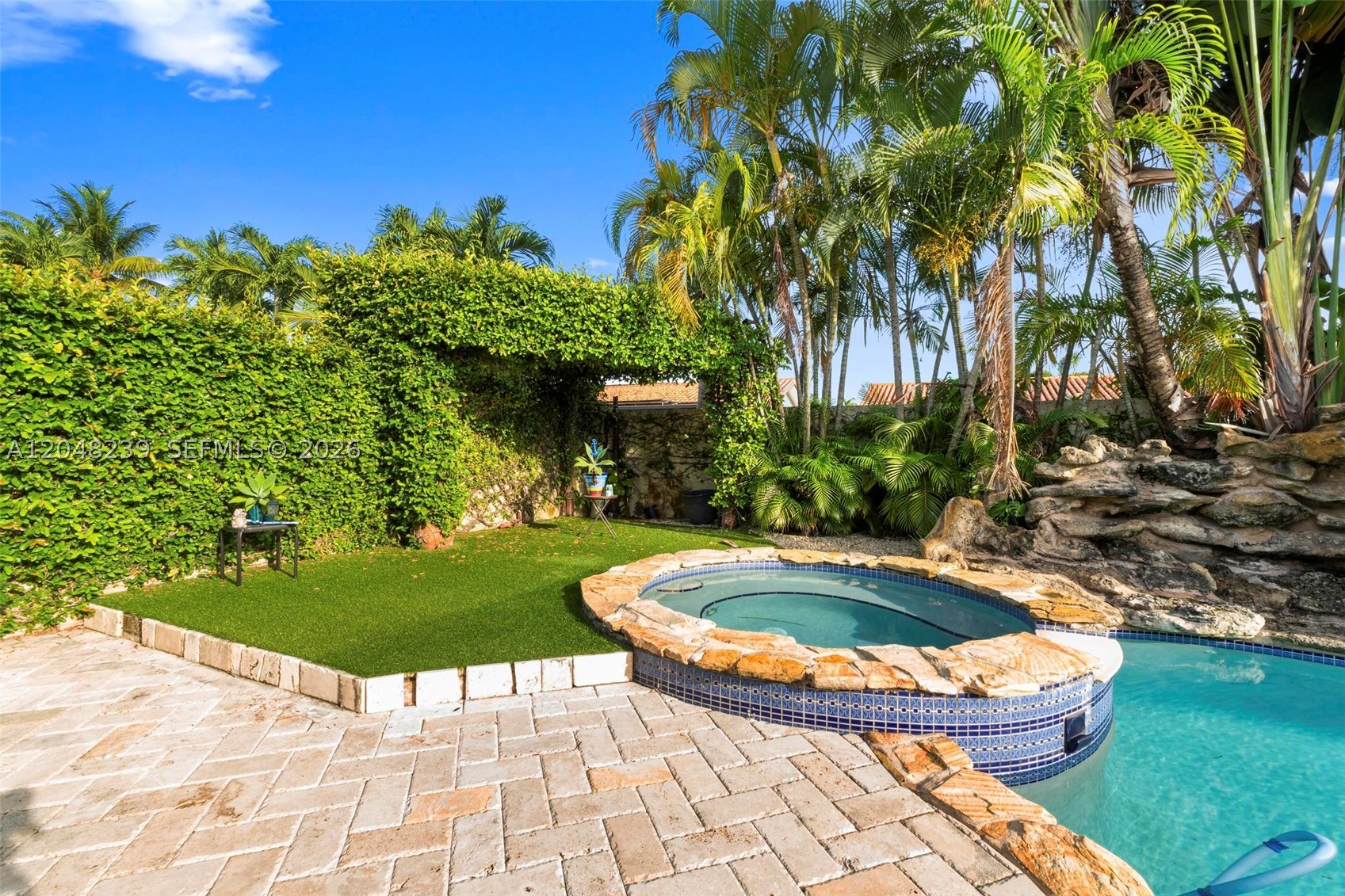 property viewer photo 44