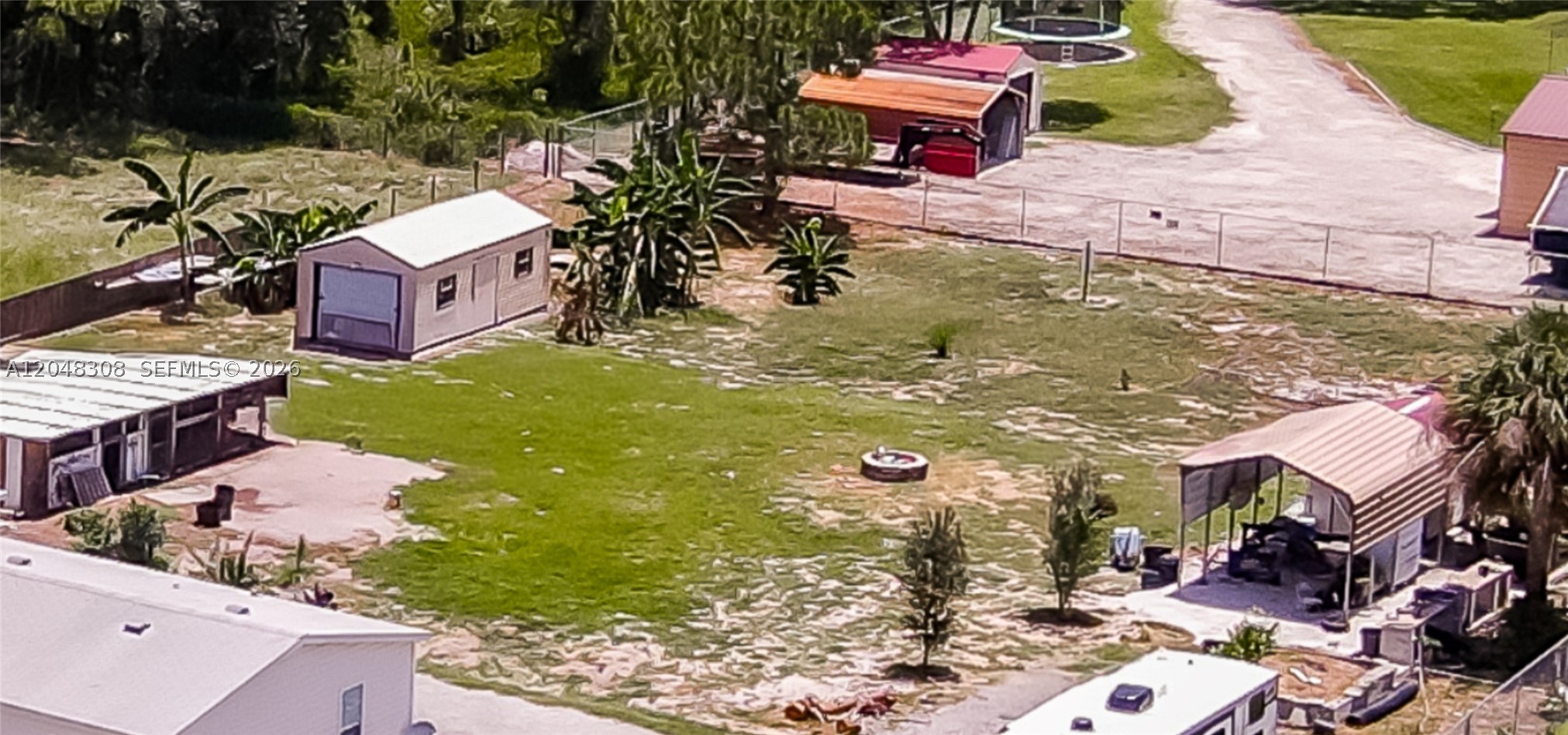 main property photo 40