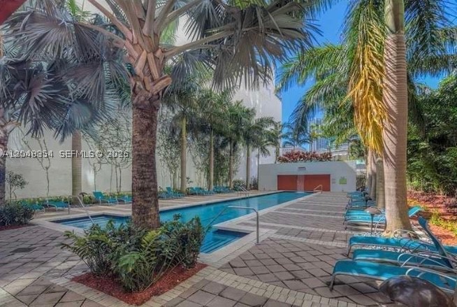 main property photo 20