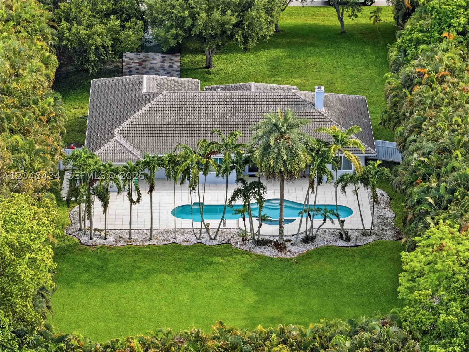 main property photo 39