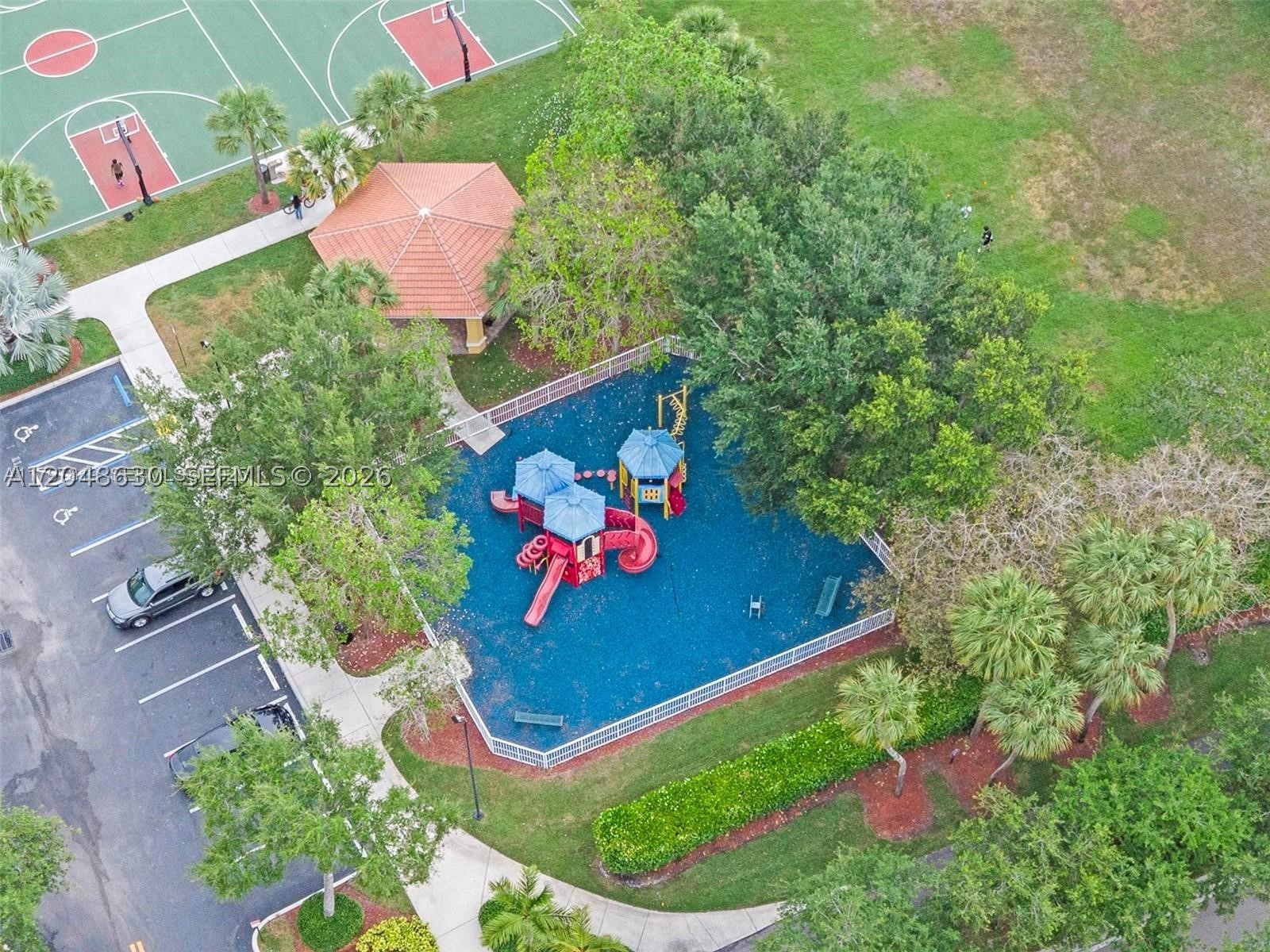 main property photo 33