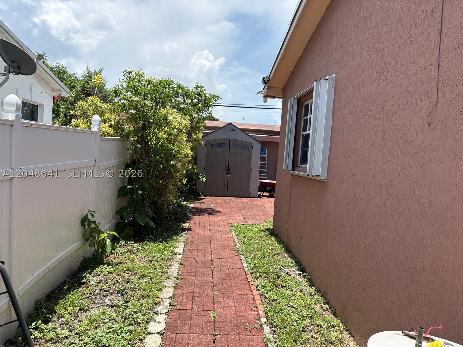 main property photo 16
