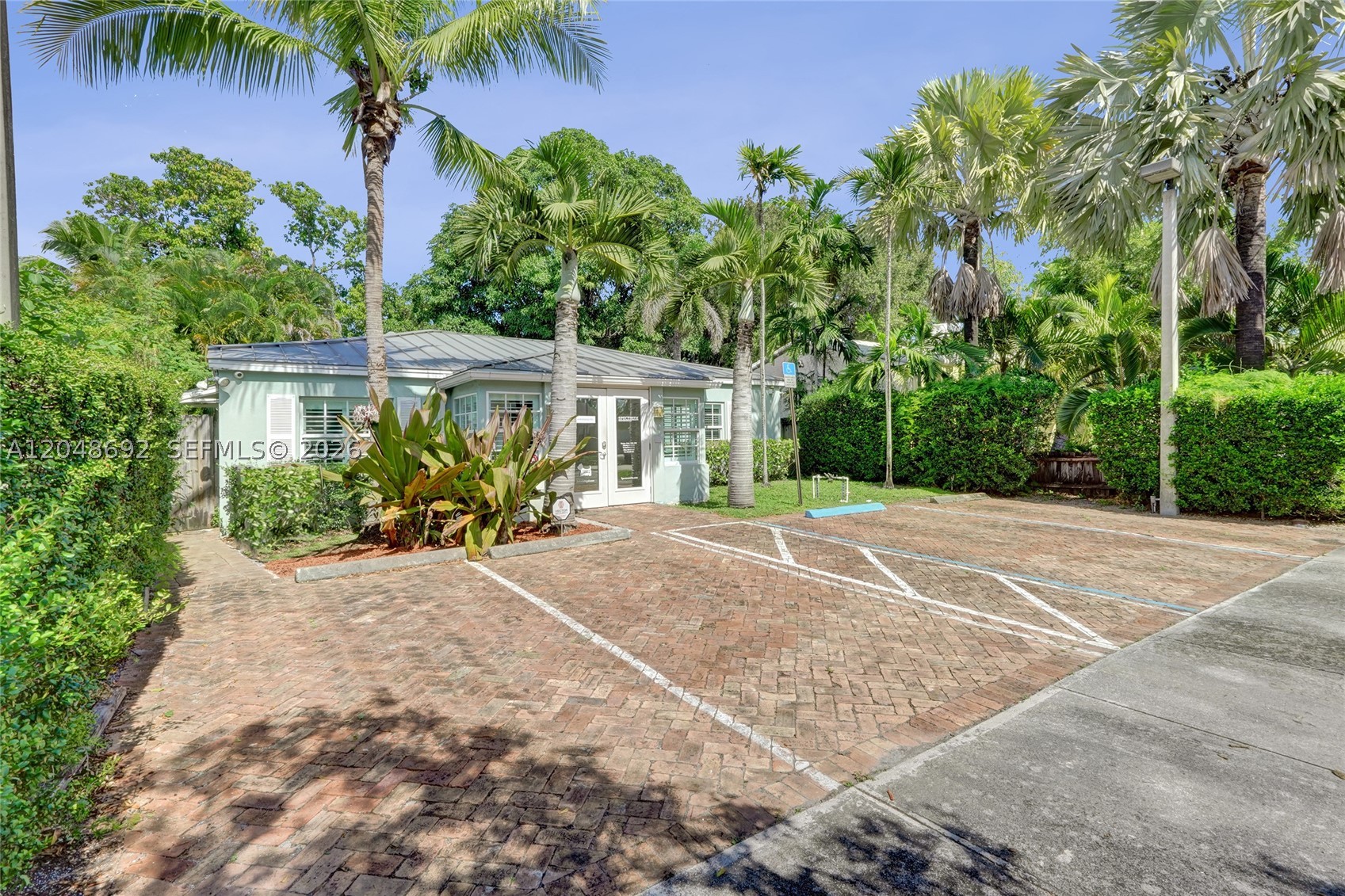 main property photo 36