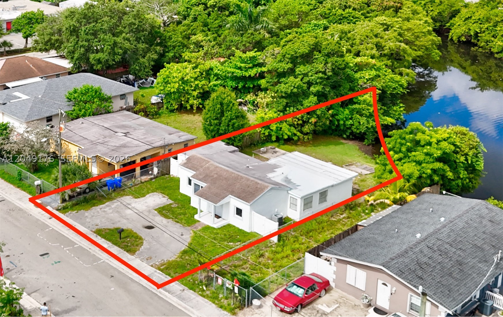 main property photo 30