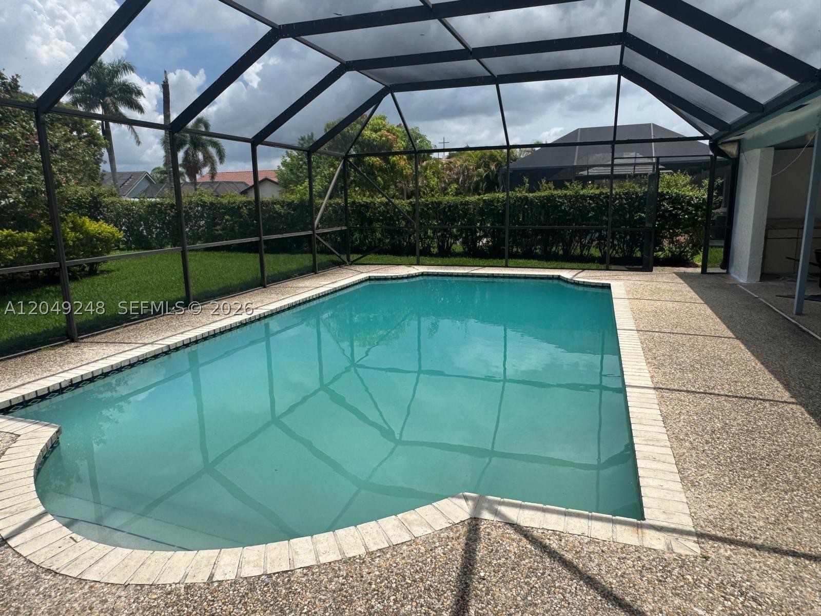 main property photo 33