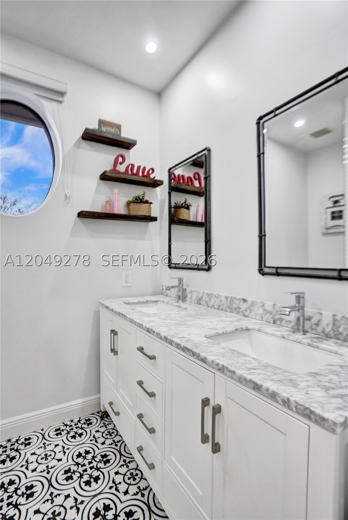 main property photo 59