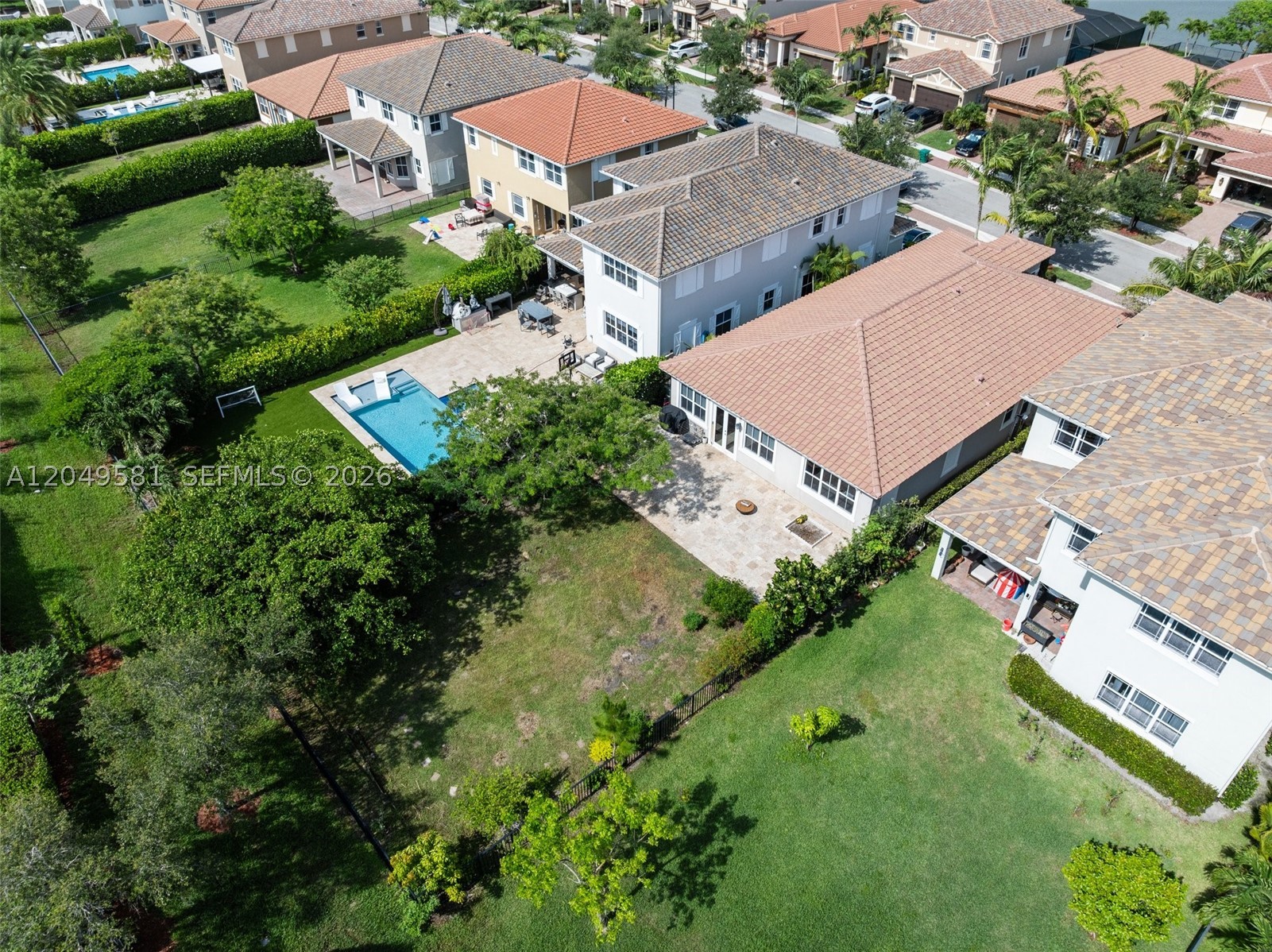 main property photo 34