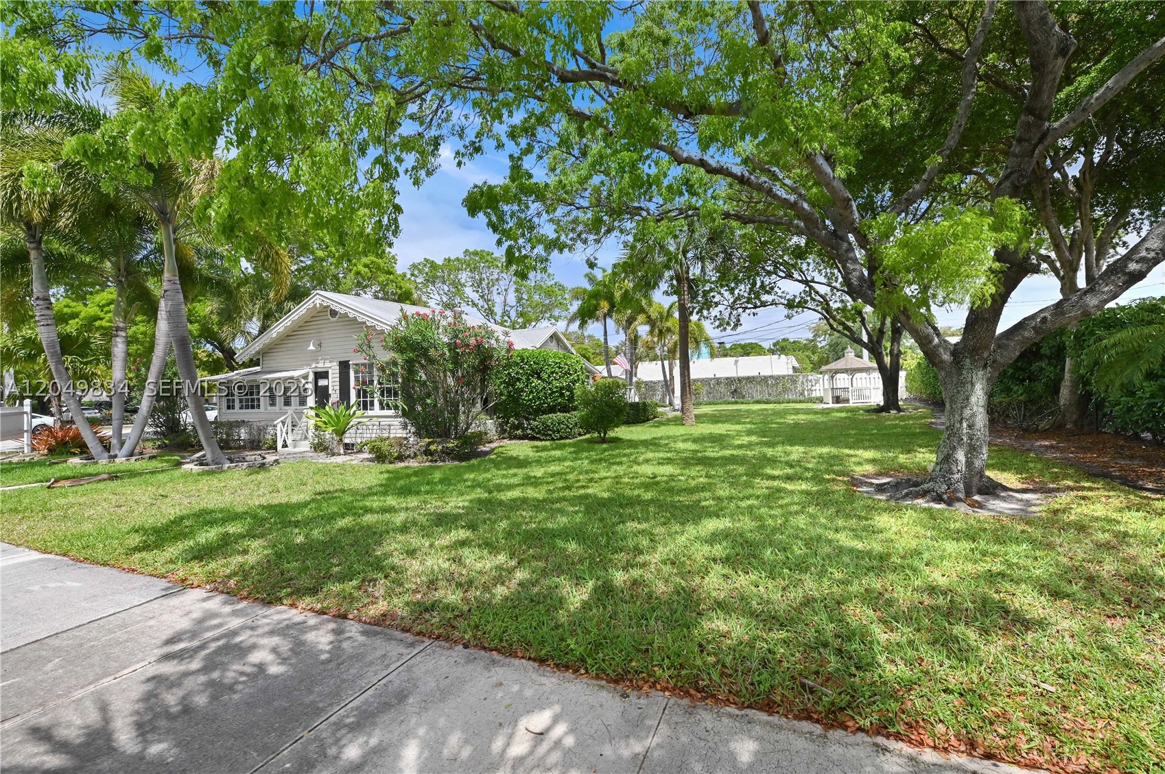 main property photo 41
