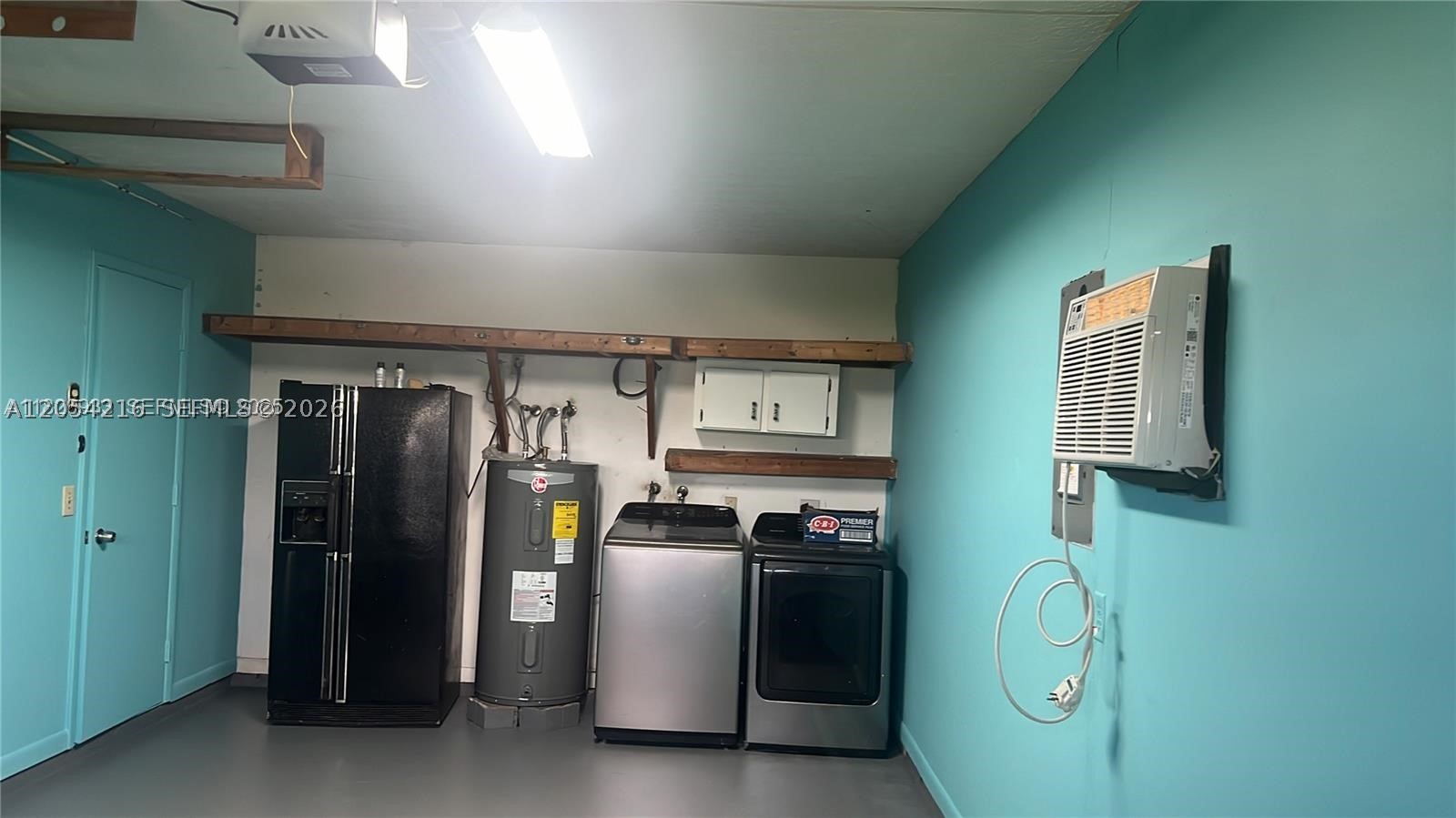 main property photo 14