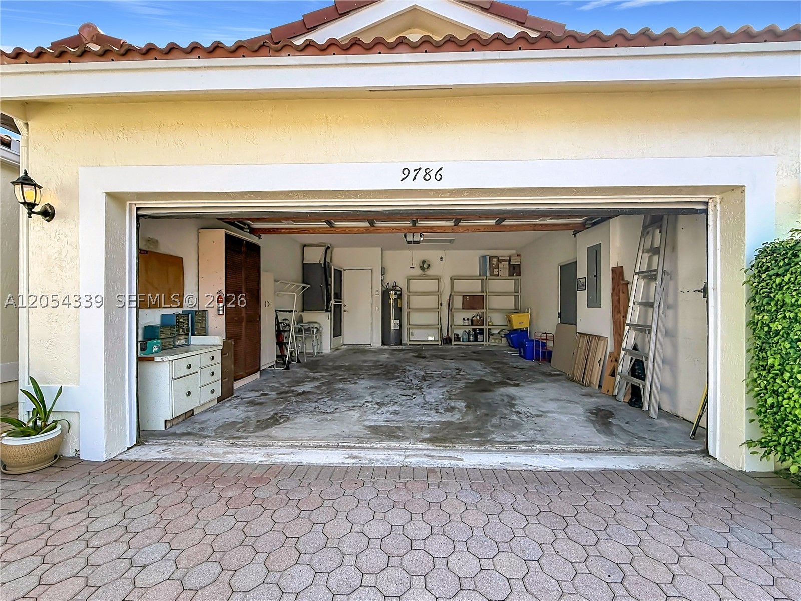 main property photo 50
