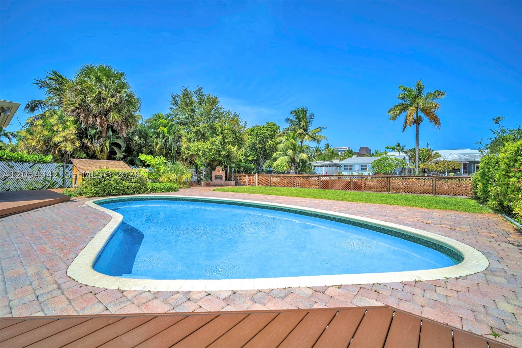 main property photo 40