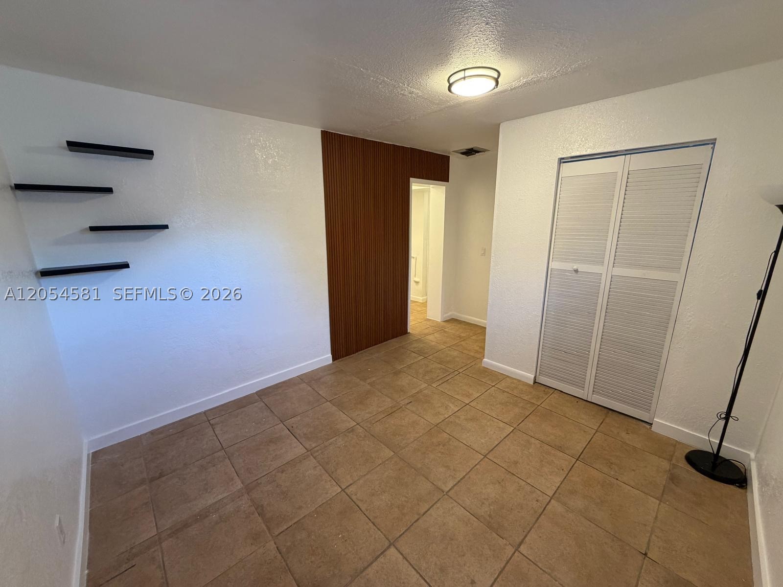 property viewer photo 10