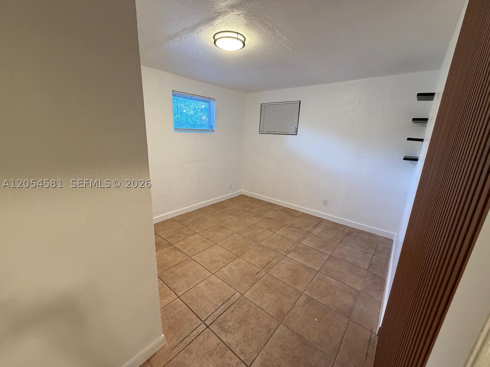 property viewer photo 11